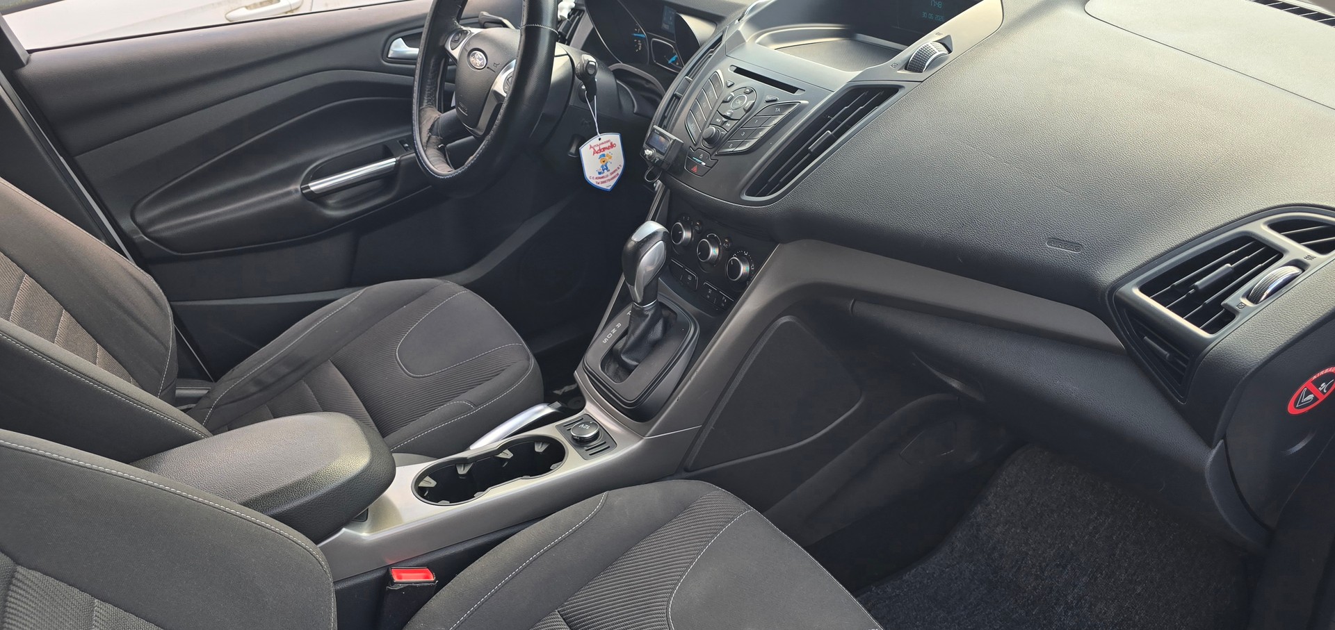 FORD Kuga 2.0 TDCi Titanium 4WD PowerShift-image-8