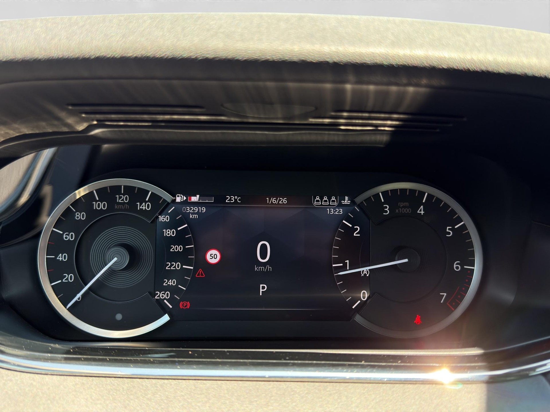 LAND ROVER Range Rover Evoque 2.0 T 250 R-Dynamic SE-image-3