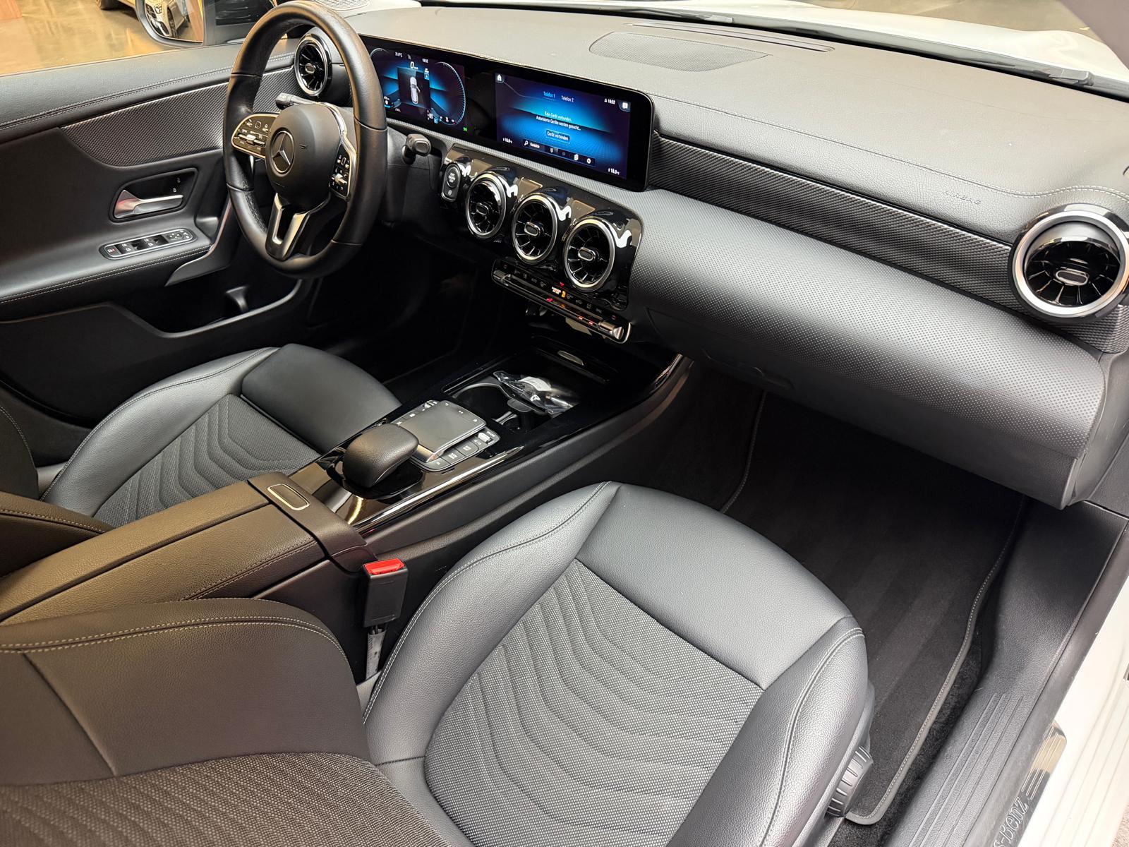 MERCEDES-BENZ CLA 180 d Progressive Shooting Brake-image-17