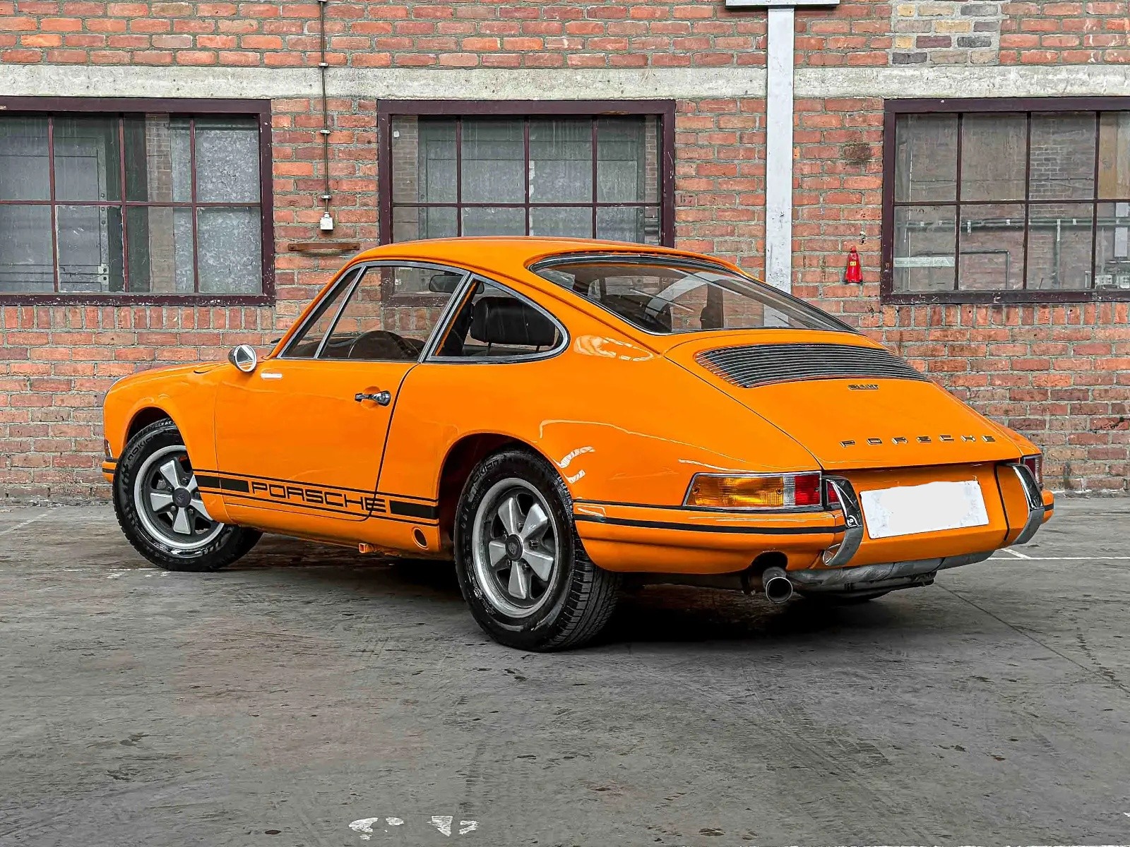 PORSCHE 911-image-8