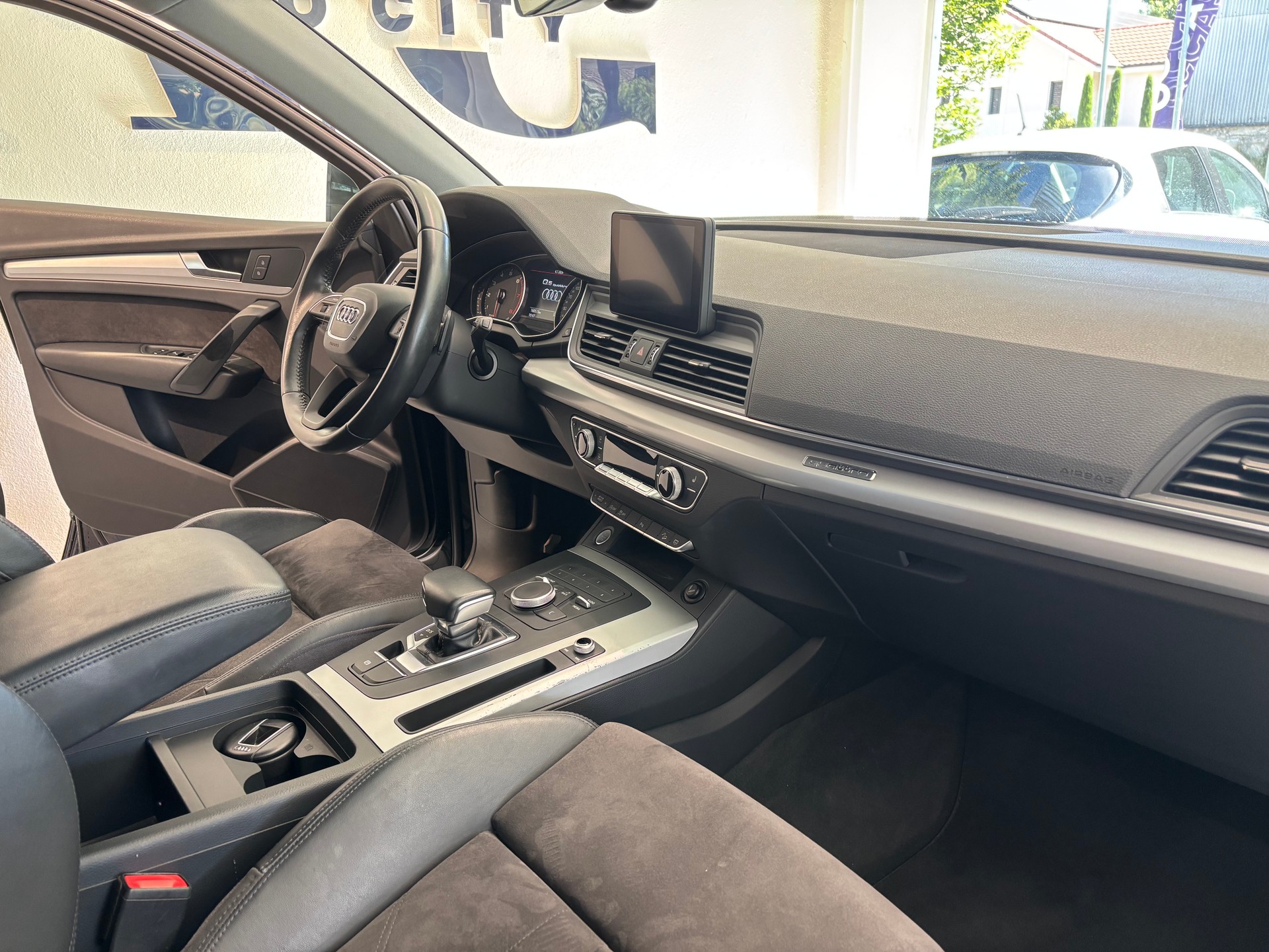 AUDI Q5 2.0 TFSI sport quattro S-tronic-image-7