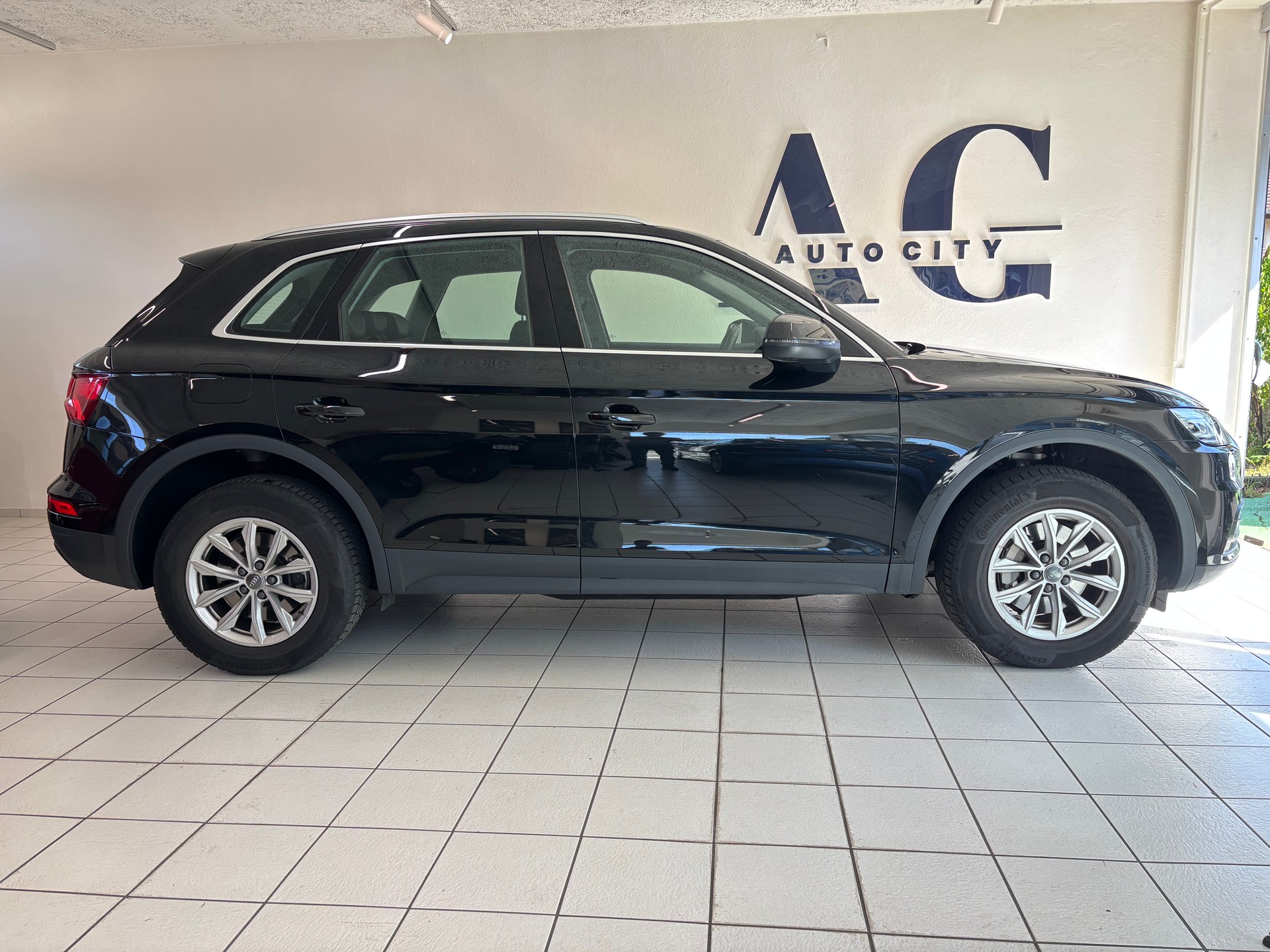 AUDI Q5 2.0 TFSI sport quattro S-tronic-image-1