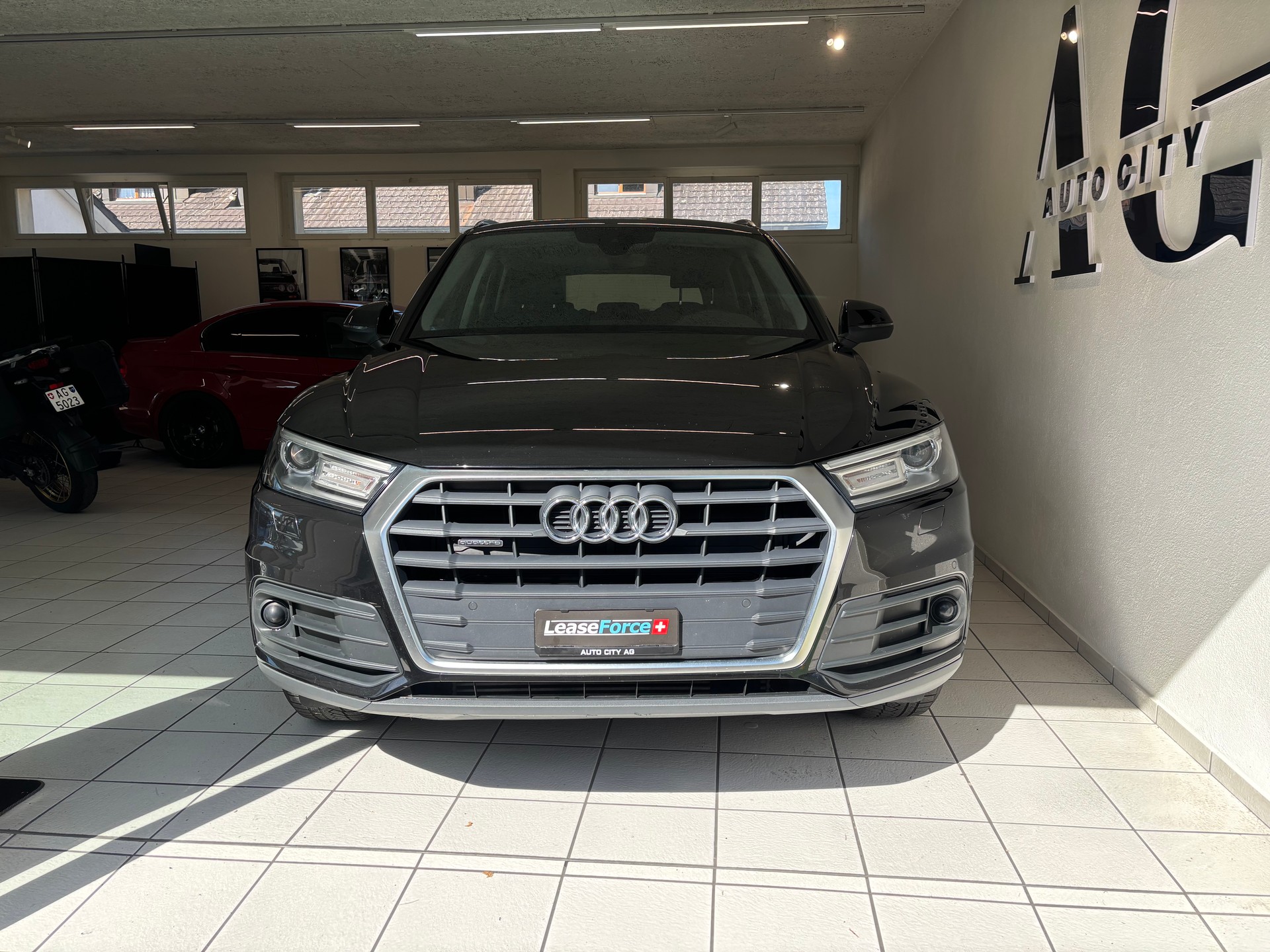 AUDI Q5 2.0 TFSI sport quattro S-tronic-image-2