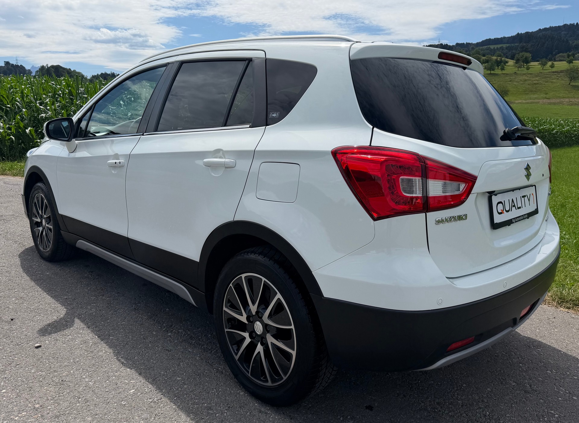 SUZUKI SX4 S-Cross 1.6 TD Sergio Cellano 4WD-image-3