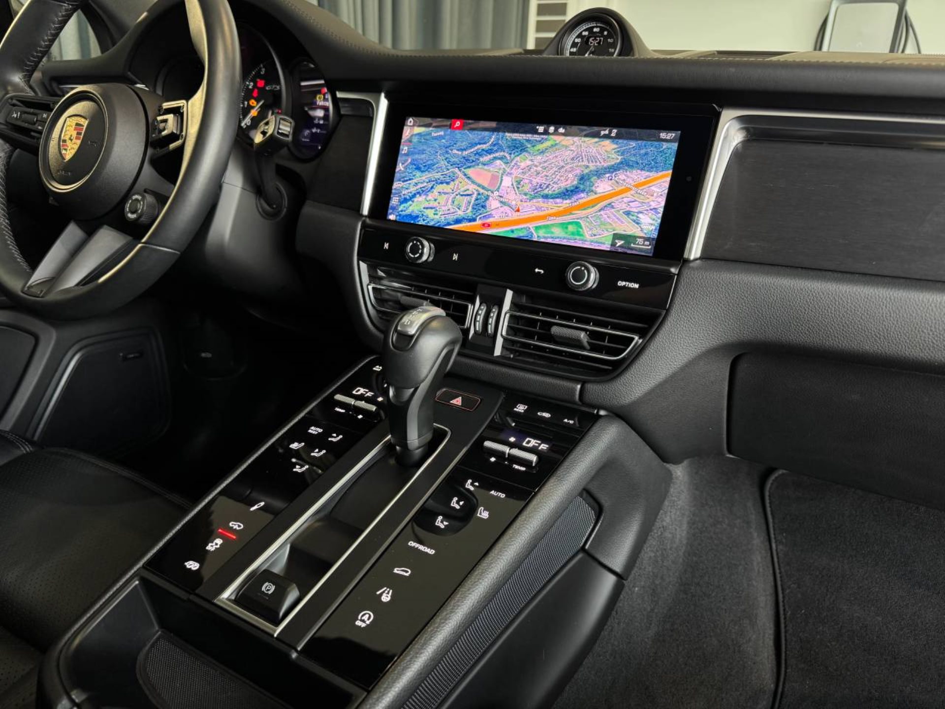 PORSCHE Macan GTS-image-17