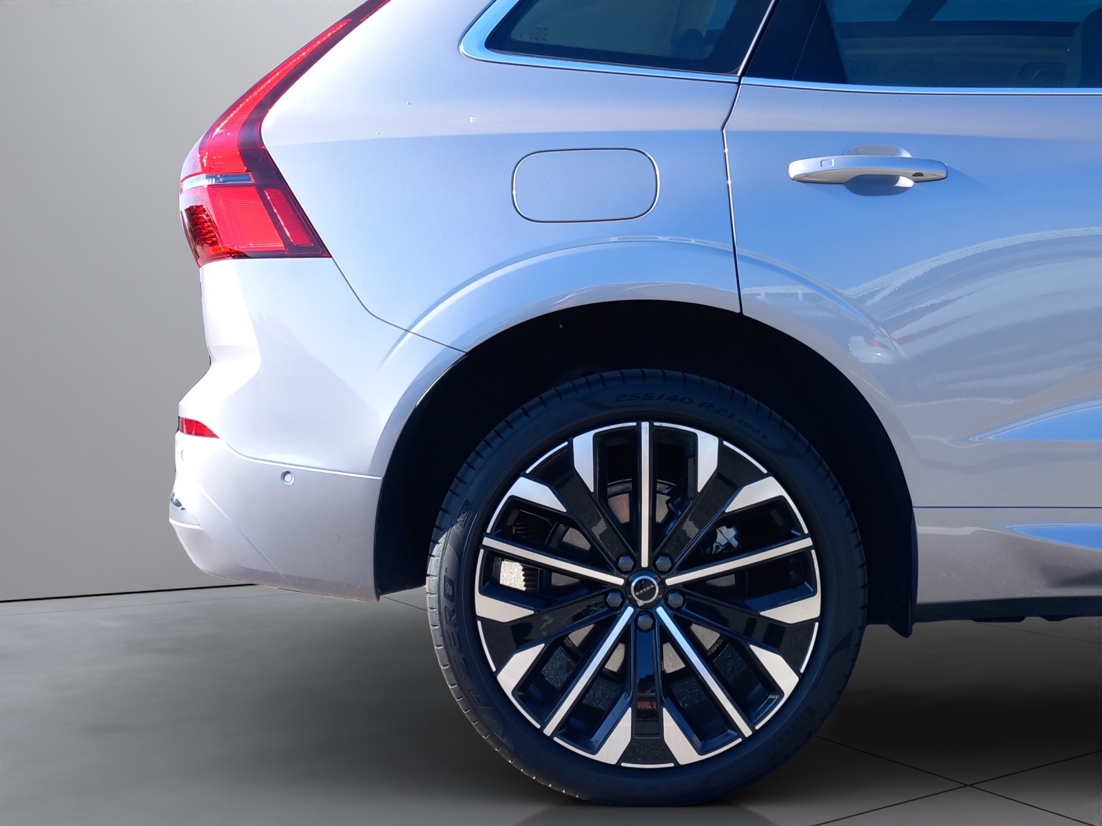 VOLVO XC60 2.0 B5 MH Ultra Bright AWD-image-23