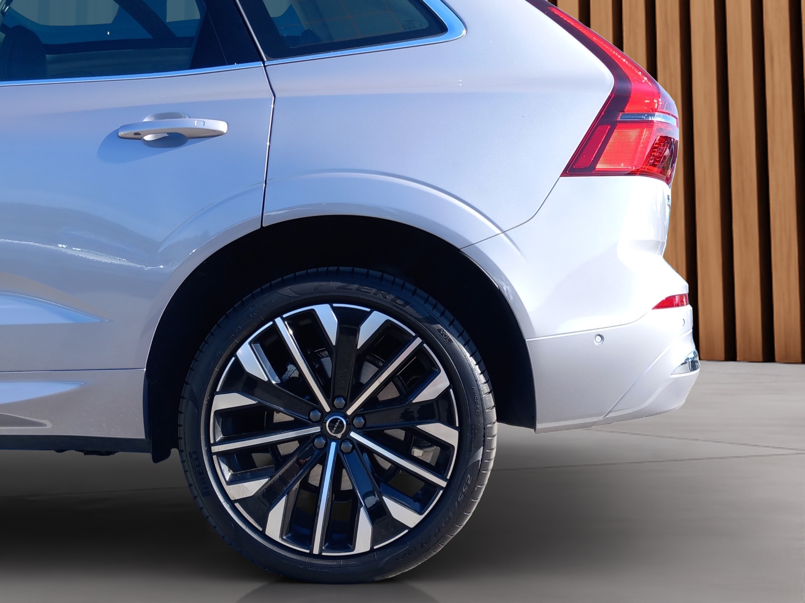 VOLVO XC60 2.0 B5 MH Ultra Bright AWD-image-22