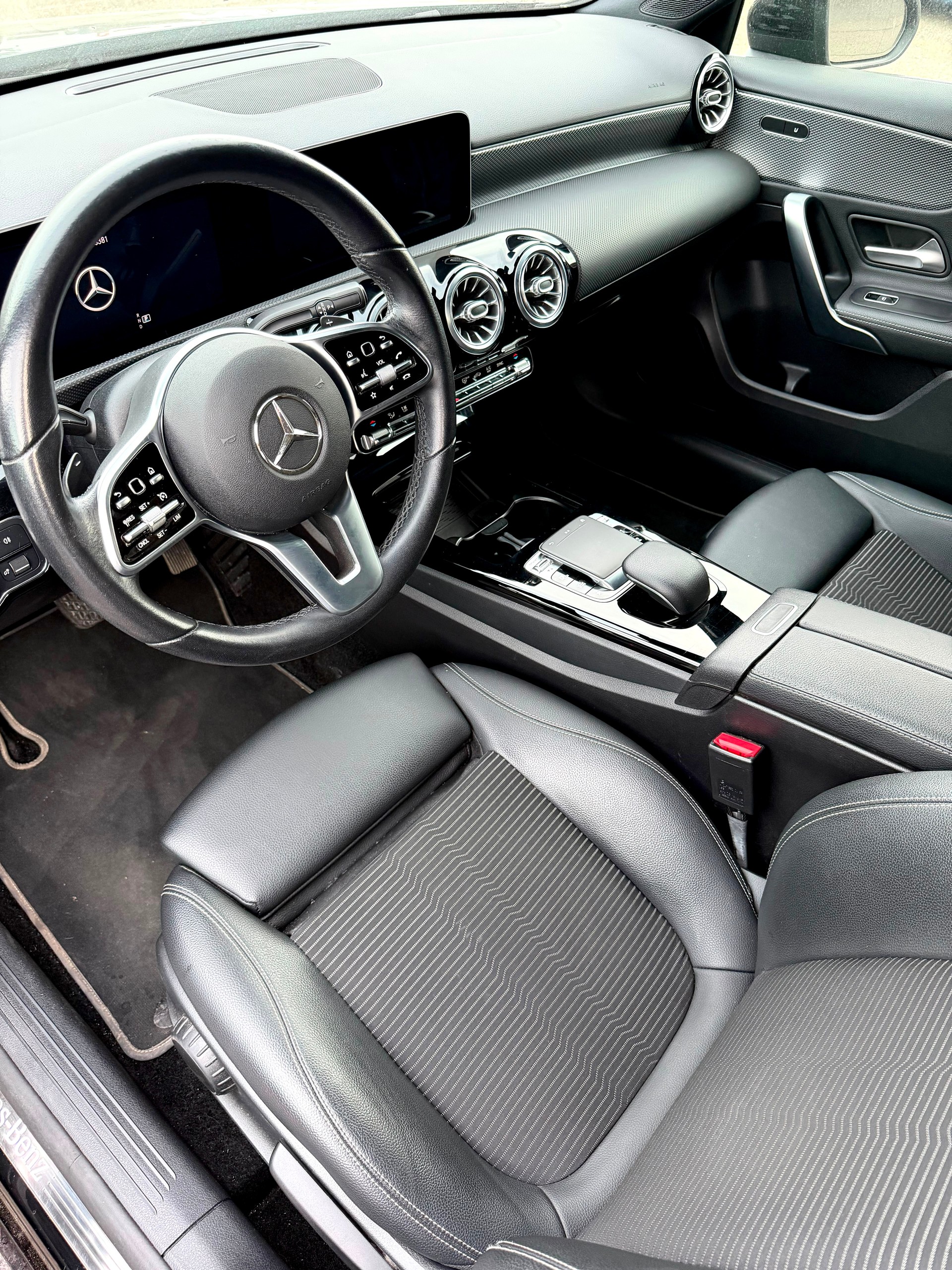 MERCEDES-BENZ A 180 Progressive 7G-DCT-image-7