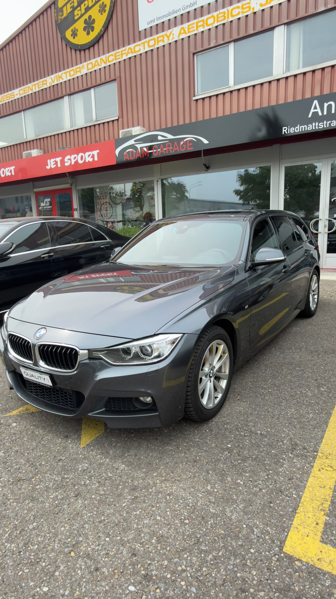 BMW 335d xDrive Touring Steptronic-image-2