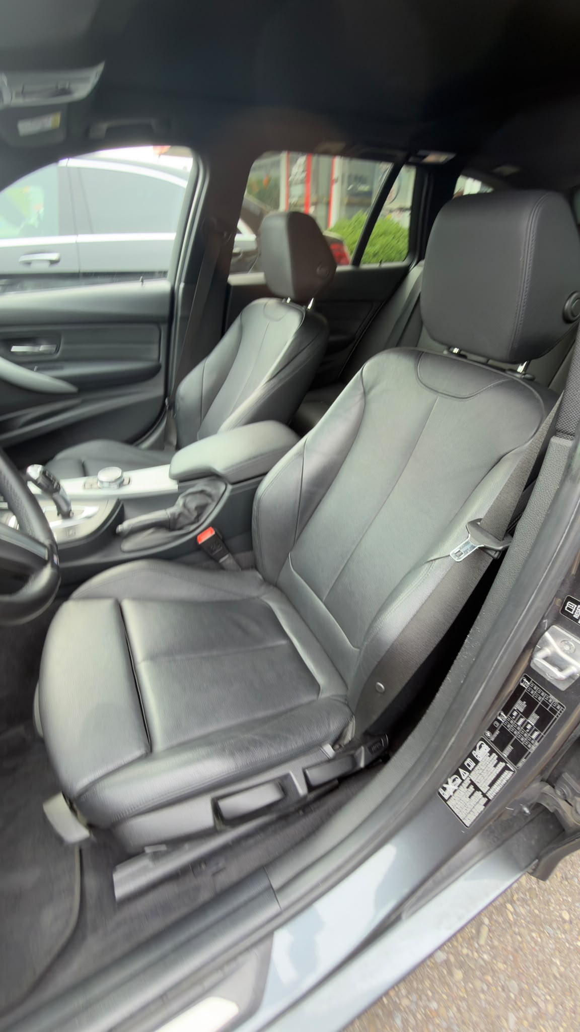 BMW 335d xDrive Touring Steptronic-image-12