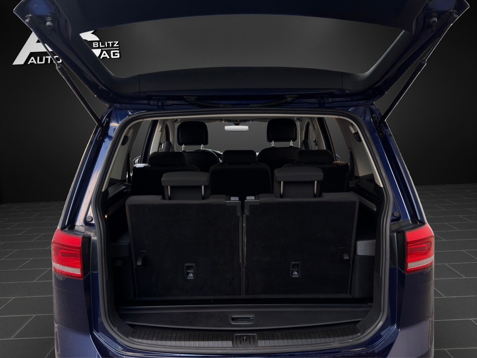 VW Touran 2.0 TDI BlueMotion Technology Comfortline DSG mit 150 PS * 7-Plätzer *-image-14