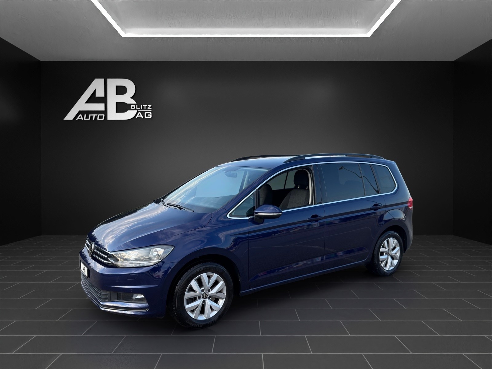 VW Touran 2.0 TDI BlueMotion Technology Comfortline DSG mit 150 PS * 7-Plätzer *-image-1