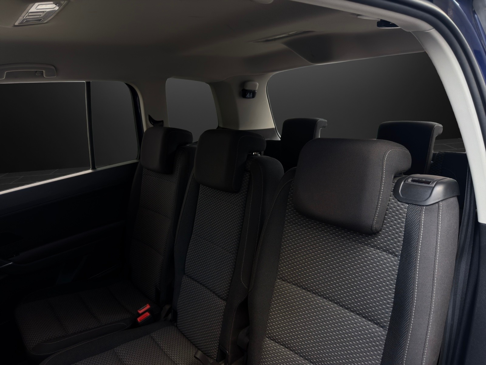 VW Touran 2.0 TDI BlueMotion Technology Comfortline DSG mit 150 PS * 7-Plätzer *-image-13