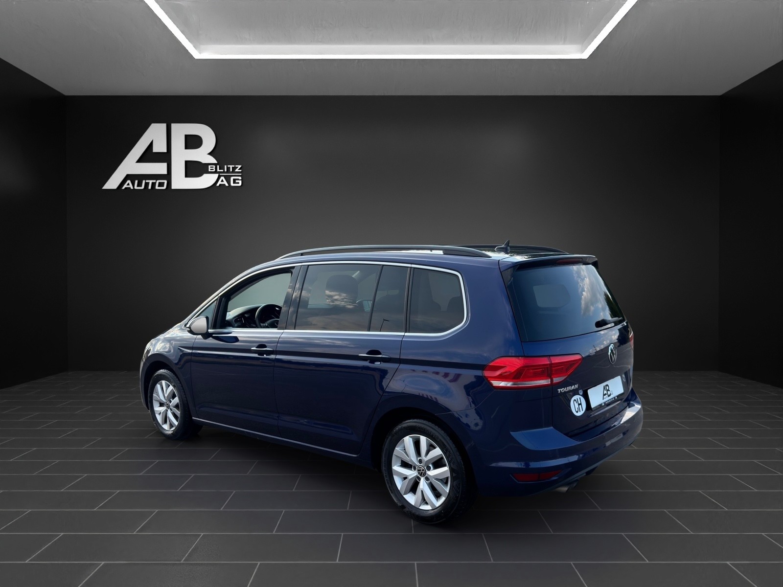 VW Touran 2.0 TDI BlueMotion Technology Comfortline DSG mit 150 PS * 7-Plätzer *-image-2
