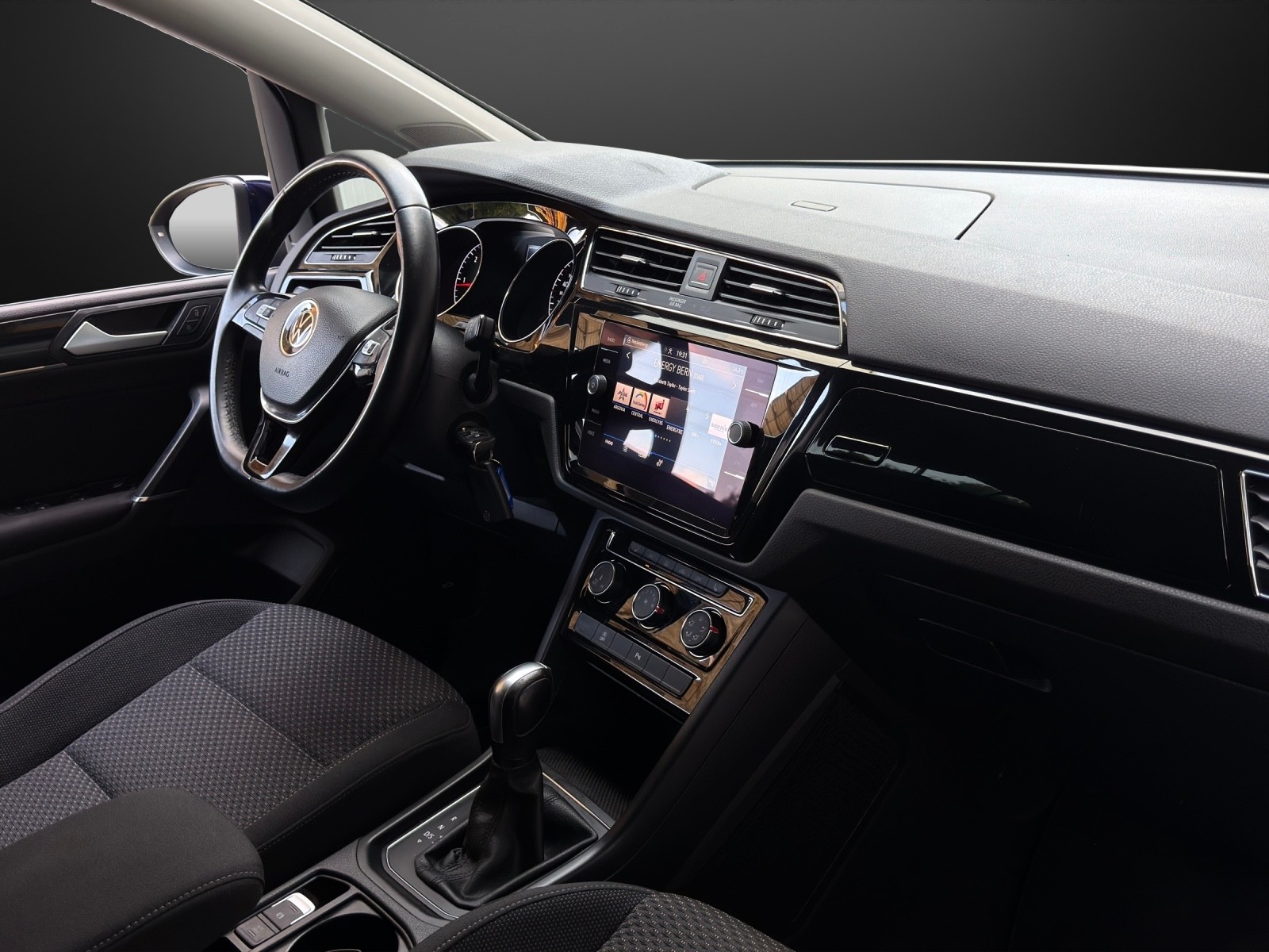 VW Touran 2.0 TDI BlueMotion Technology Comfortline DSG mit 150 PS * 7-Plätzer *-image-9