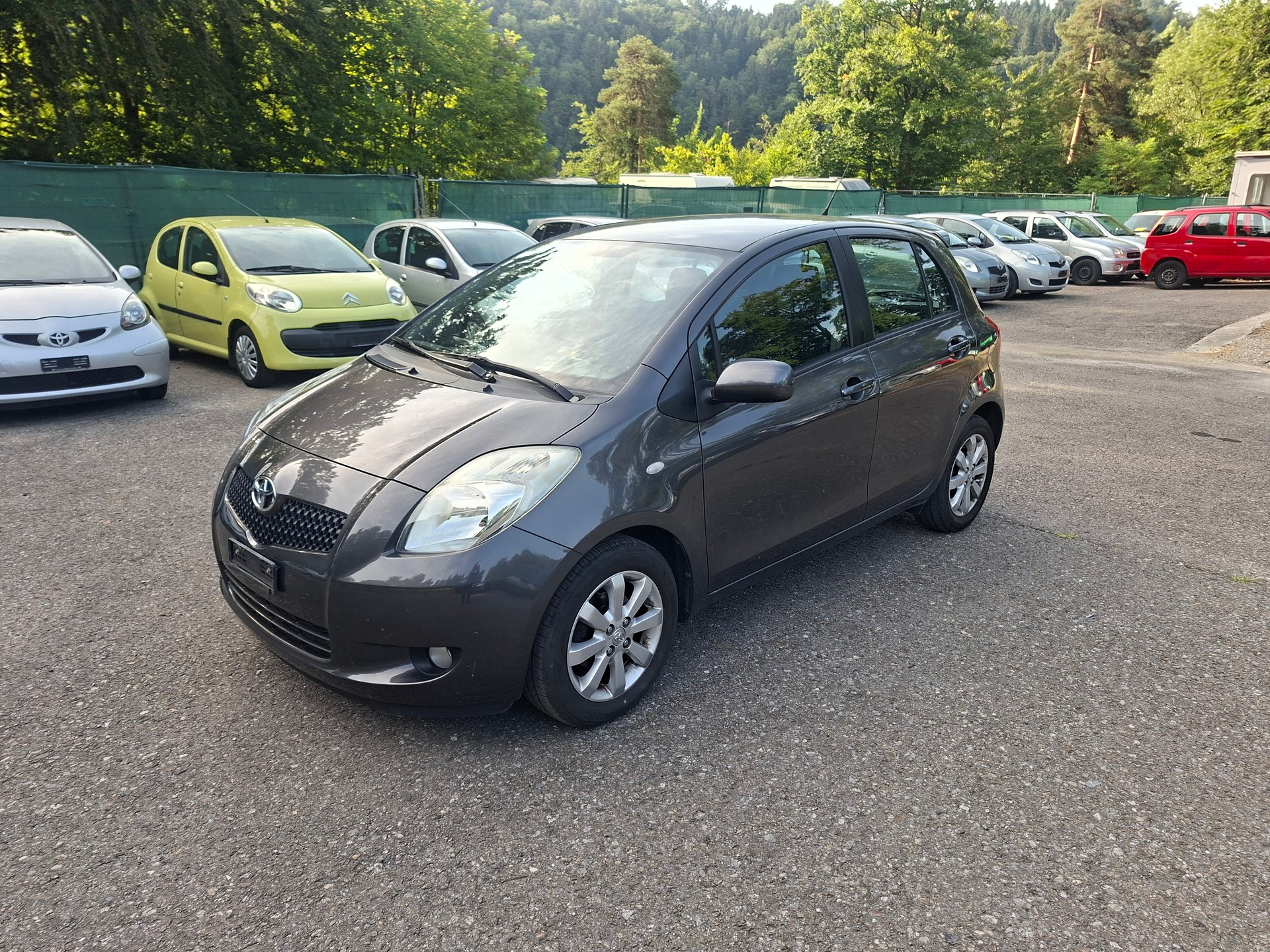 TOYOTA Yaris 1.3 Linea Sol-image-1