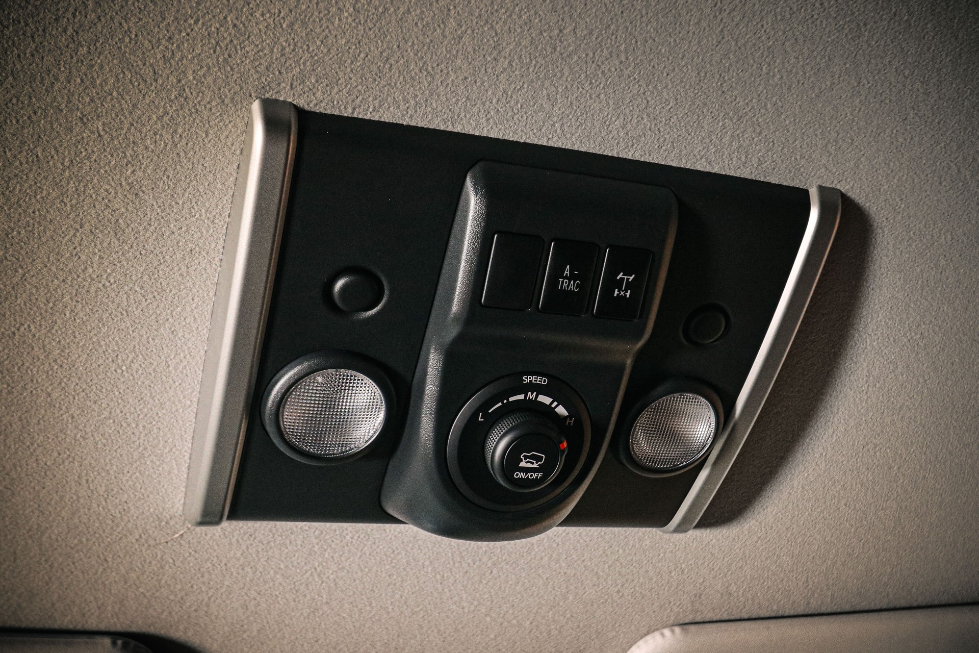 TOYOTA FJ Cruiser GXR 4.0 Automatic-image-19