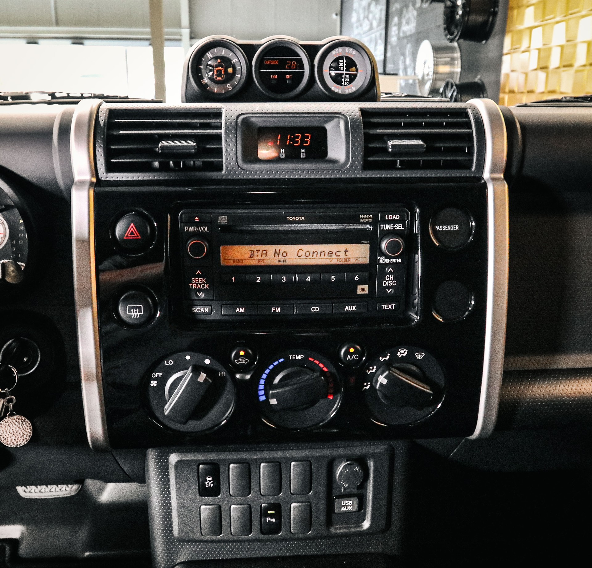 TOYOTA FJ Cruiser GXR 4.0 Automatic-image-17