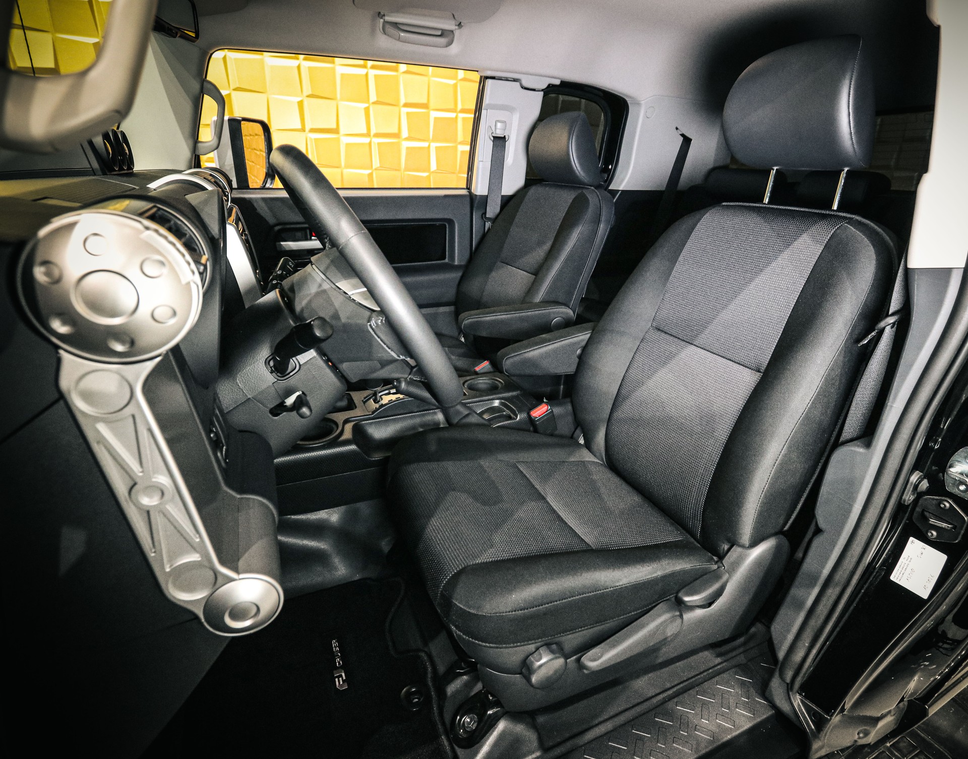 TOYOTA FJ Cruiser GXR 4.0 Automatic-image-11