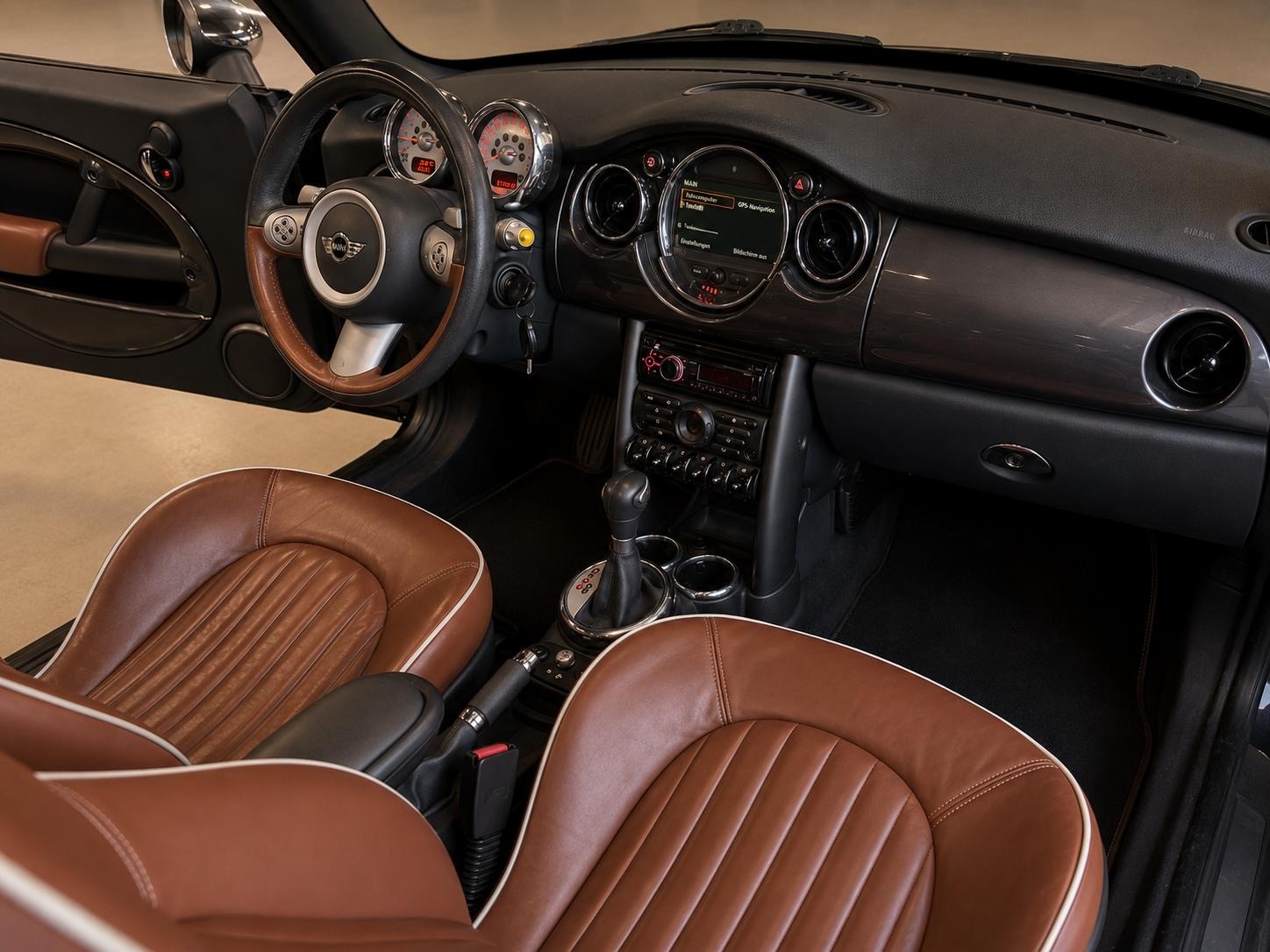 MINI Cooper S Cabriolet Steptronic-image-11
