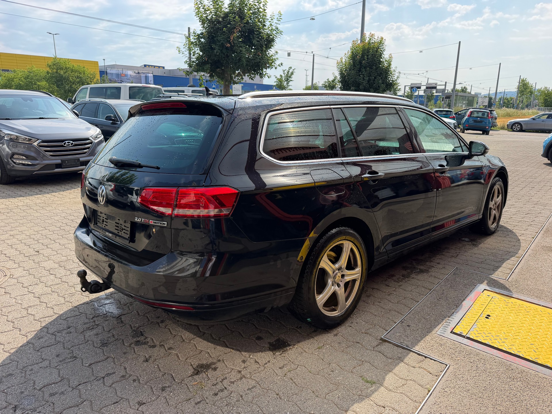 VW Passat Variant 2.0 TDI BMT Sport DSG 4Motion-image-3