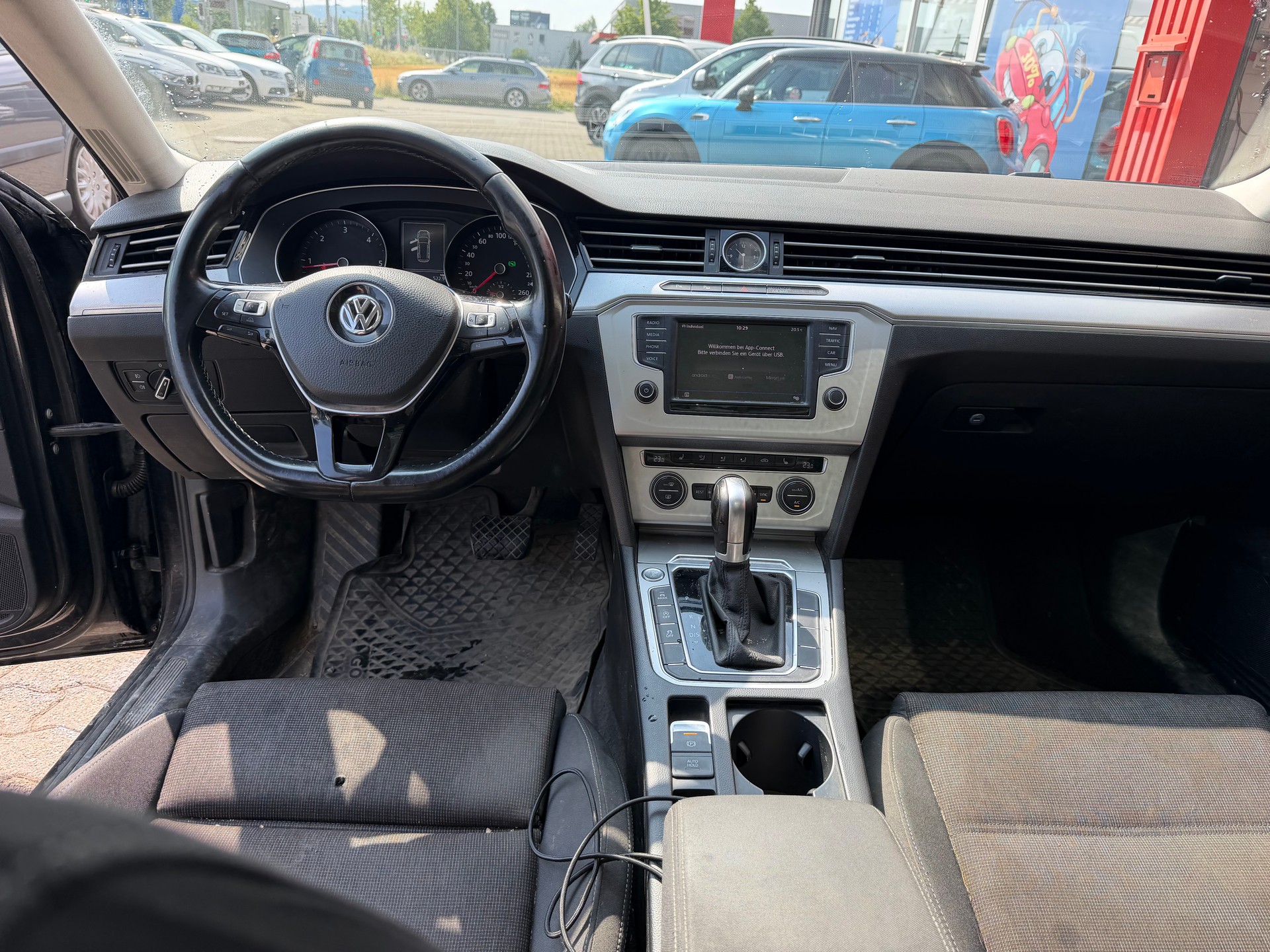 VW Passat Variant 2.0 TDI BMT Sport DSG 4Motion-image-7