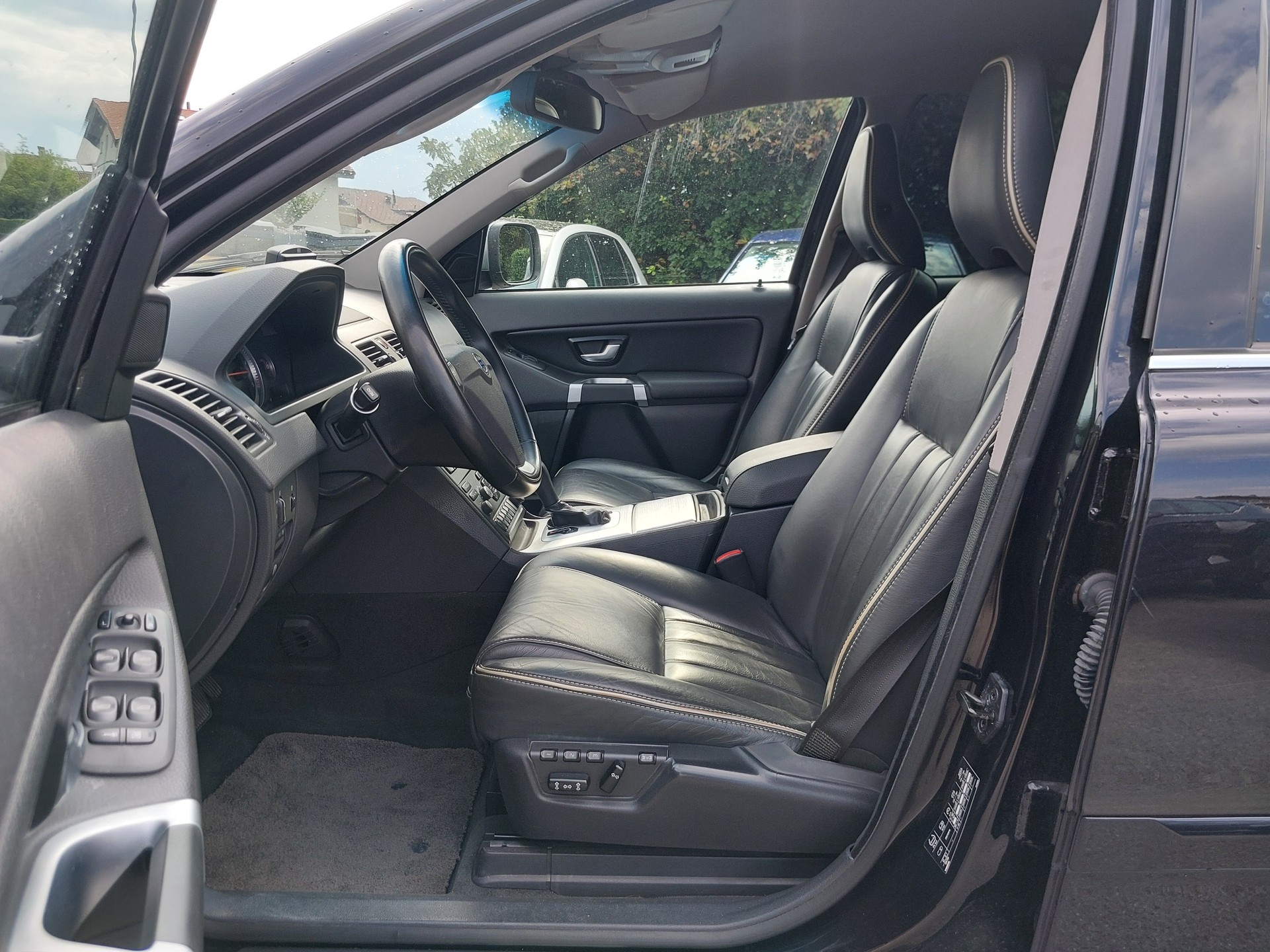 VOLVO XC90 D5 AWD Husky Edition Geartronic-image-6