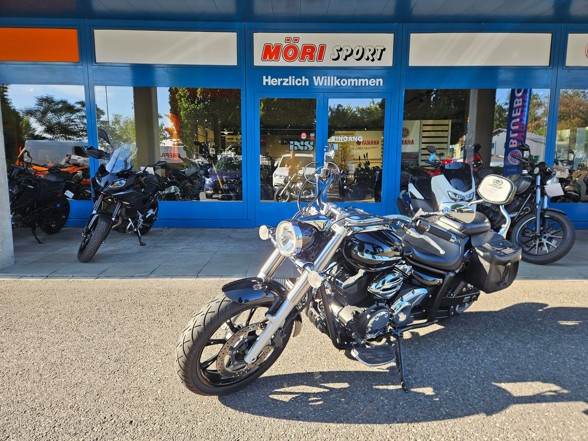 YAMAHA XVS 950 A Midnight Star-showroom-element-2