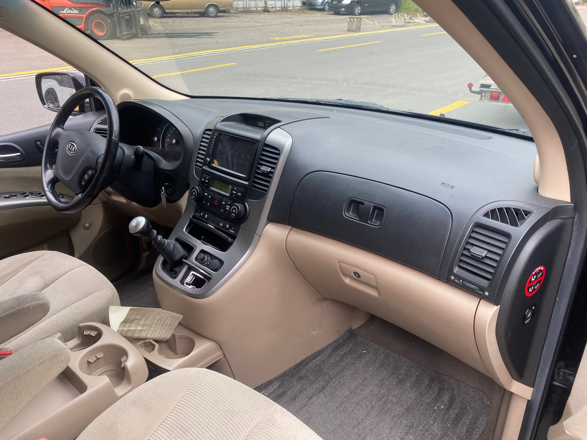 KIA Carnival 2.9 CRDi Trend-image-9
