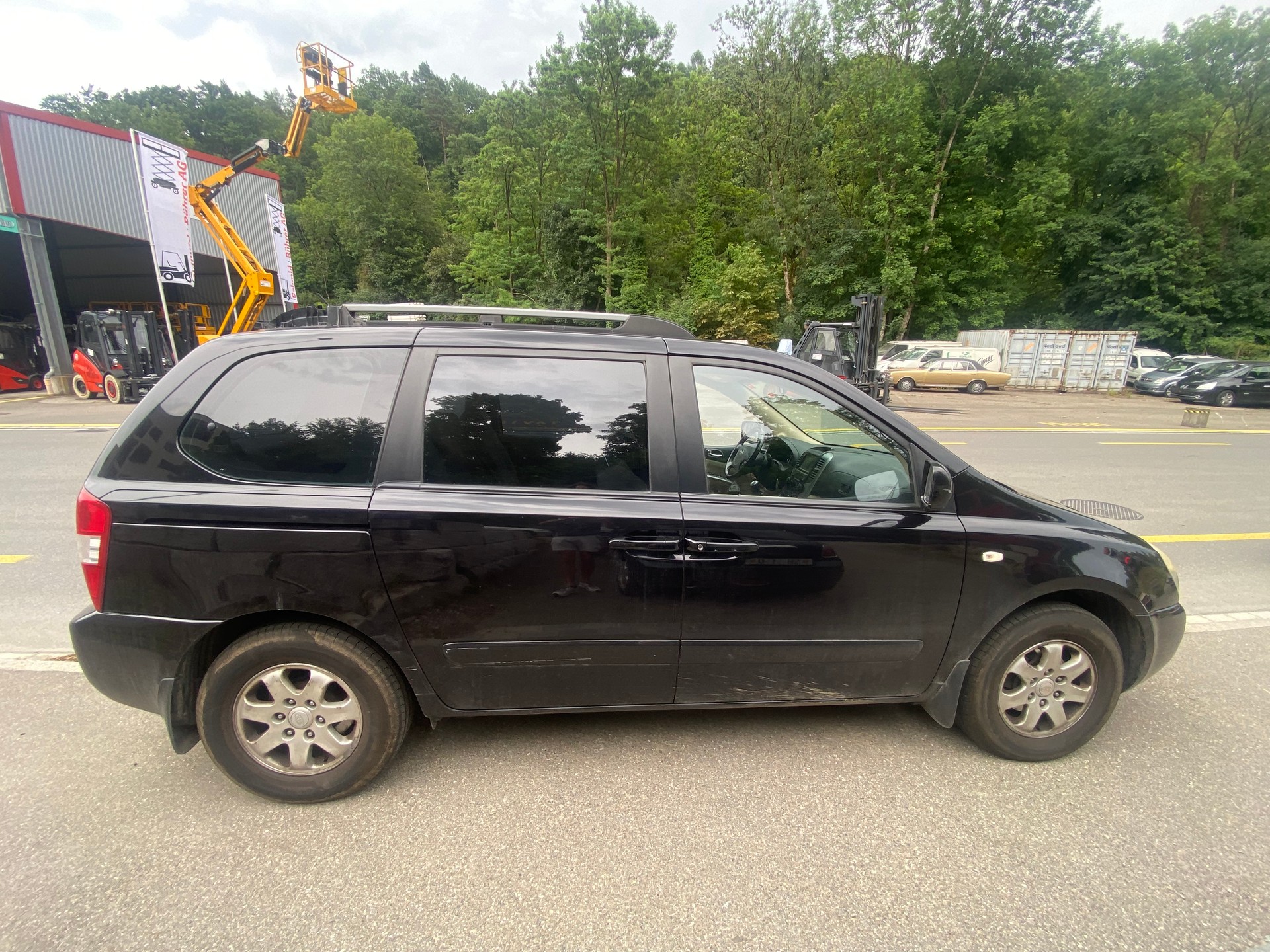 KIA Carnival 2.9 CRDi Trend-image-3