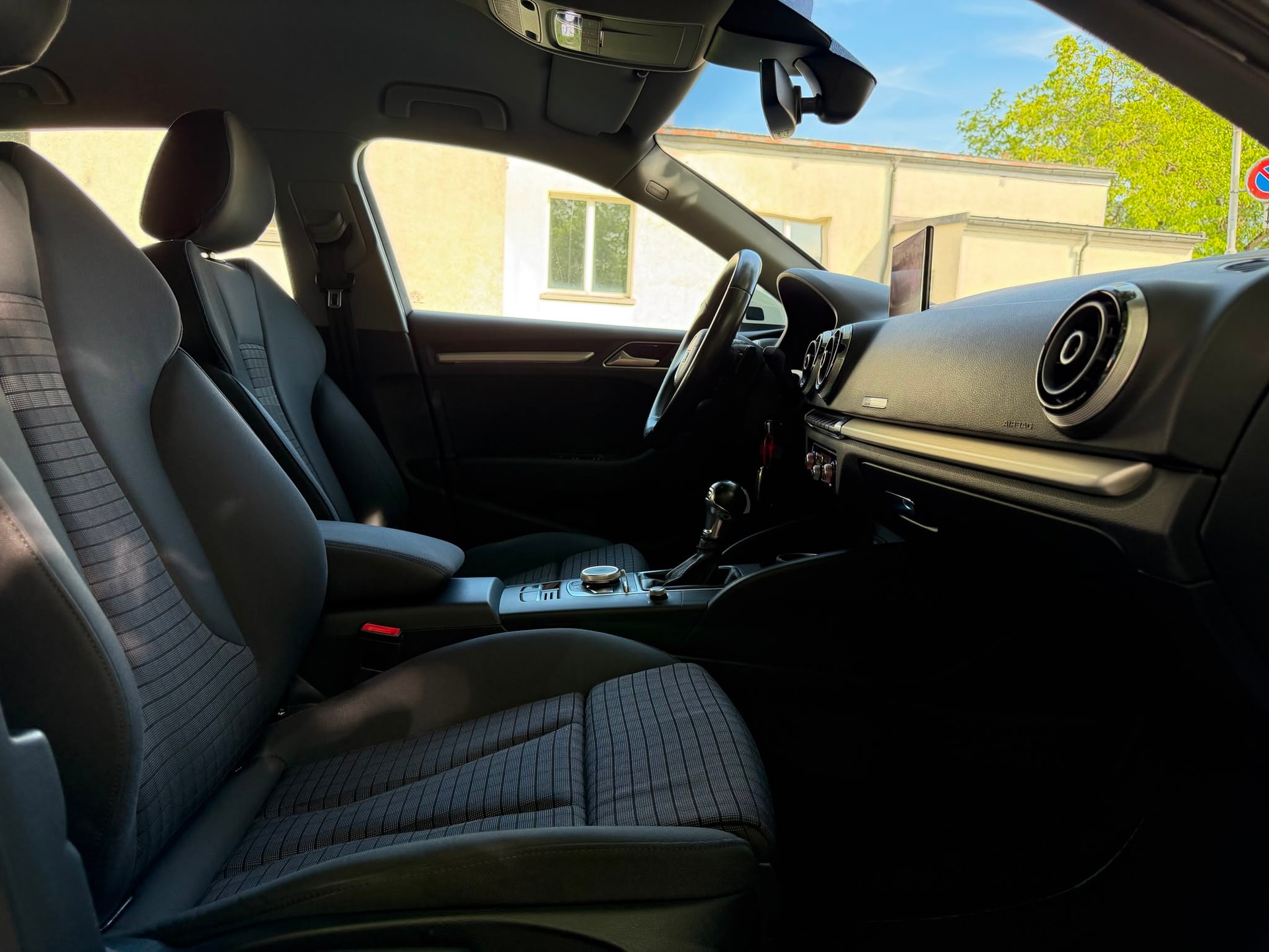 AUDI A3 Sportback 1.4 TFSI Sport S-tronic-image-5