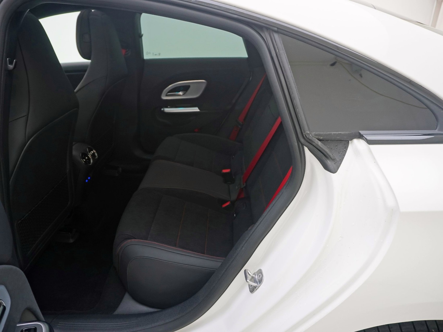 MERCEDES-BENZ CLA-Klasse 250+ AMG Line-image-12