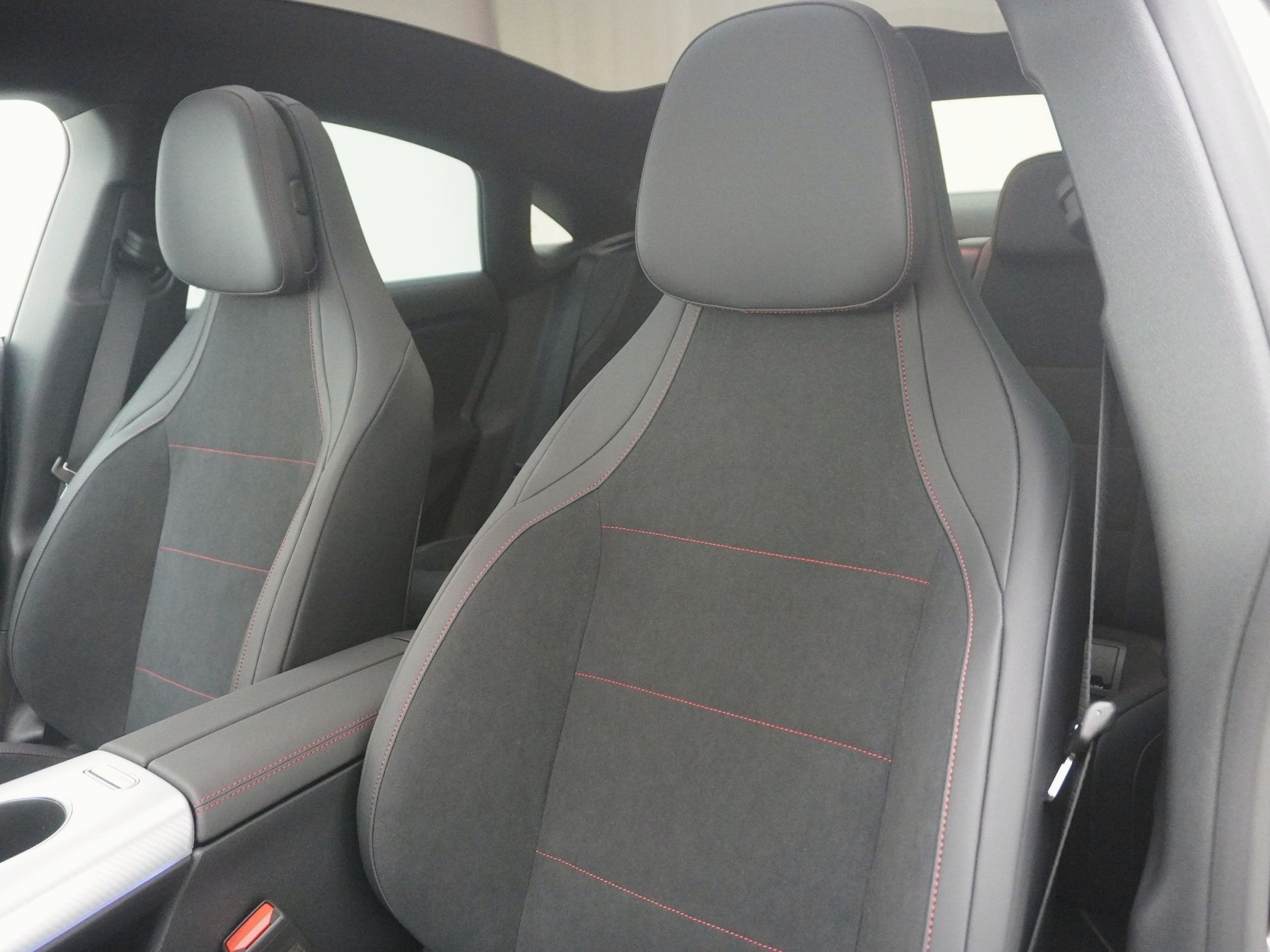 MERCEDES-BENZ CLA-Klasse 250+ AMG Line-image-11