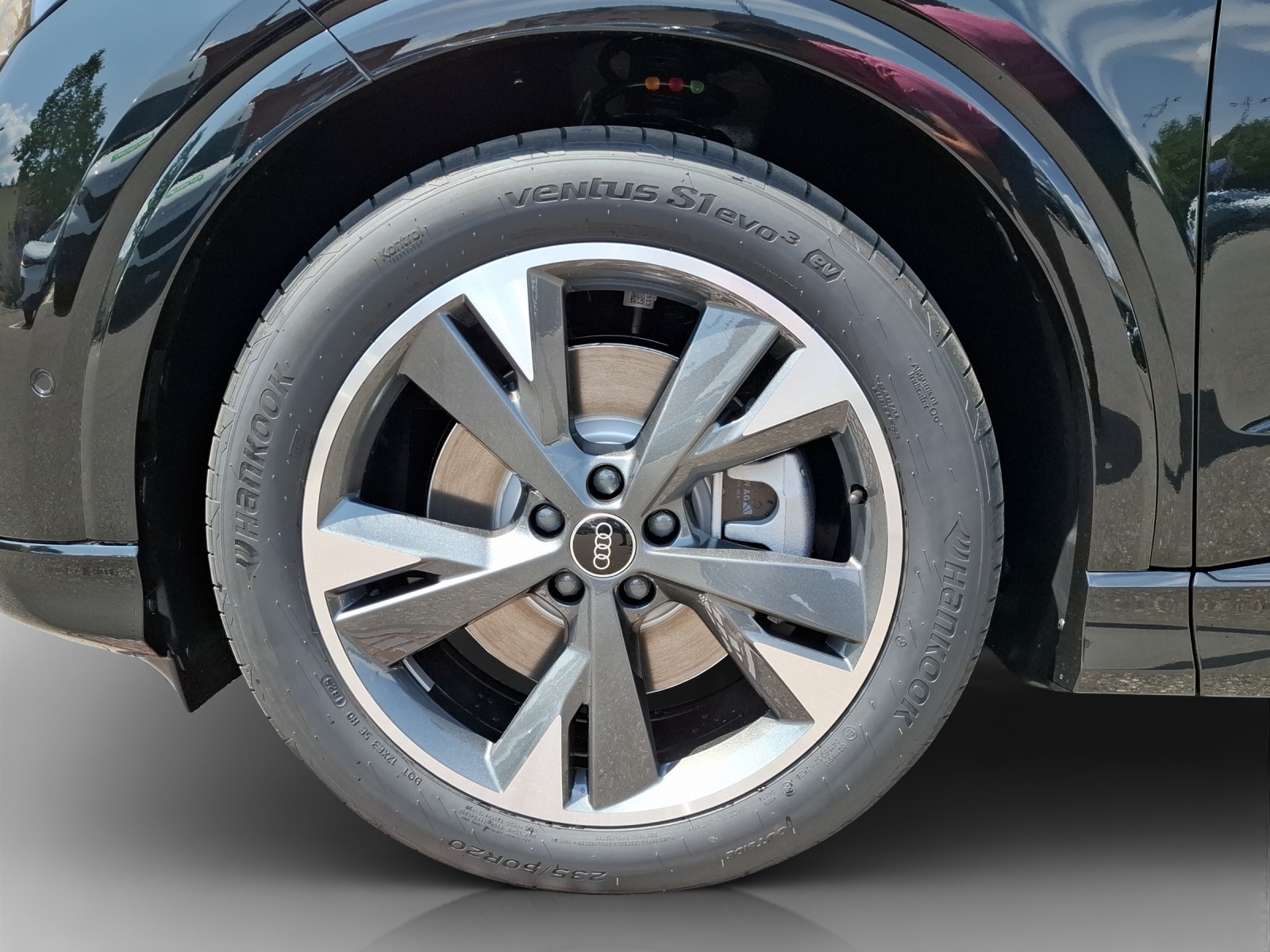 AUDI Q4 Sportback e-tron quattro performance Swiss Ski-image-13