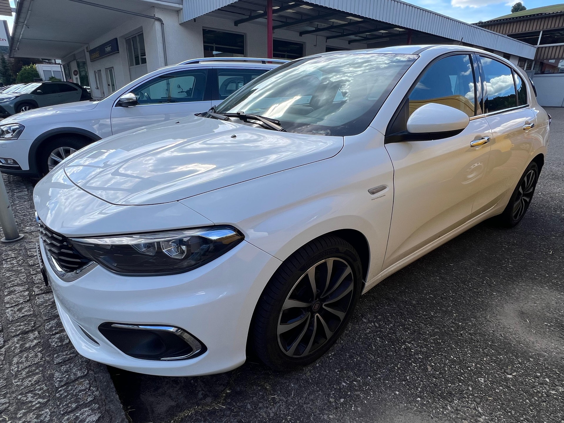 FIAT Tipo 1.4 T-Jet Lounge-image-1