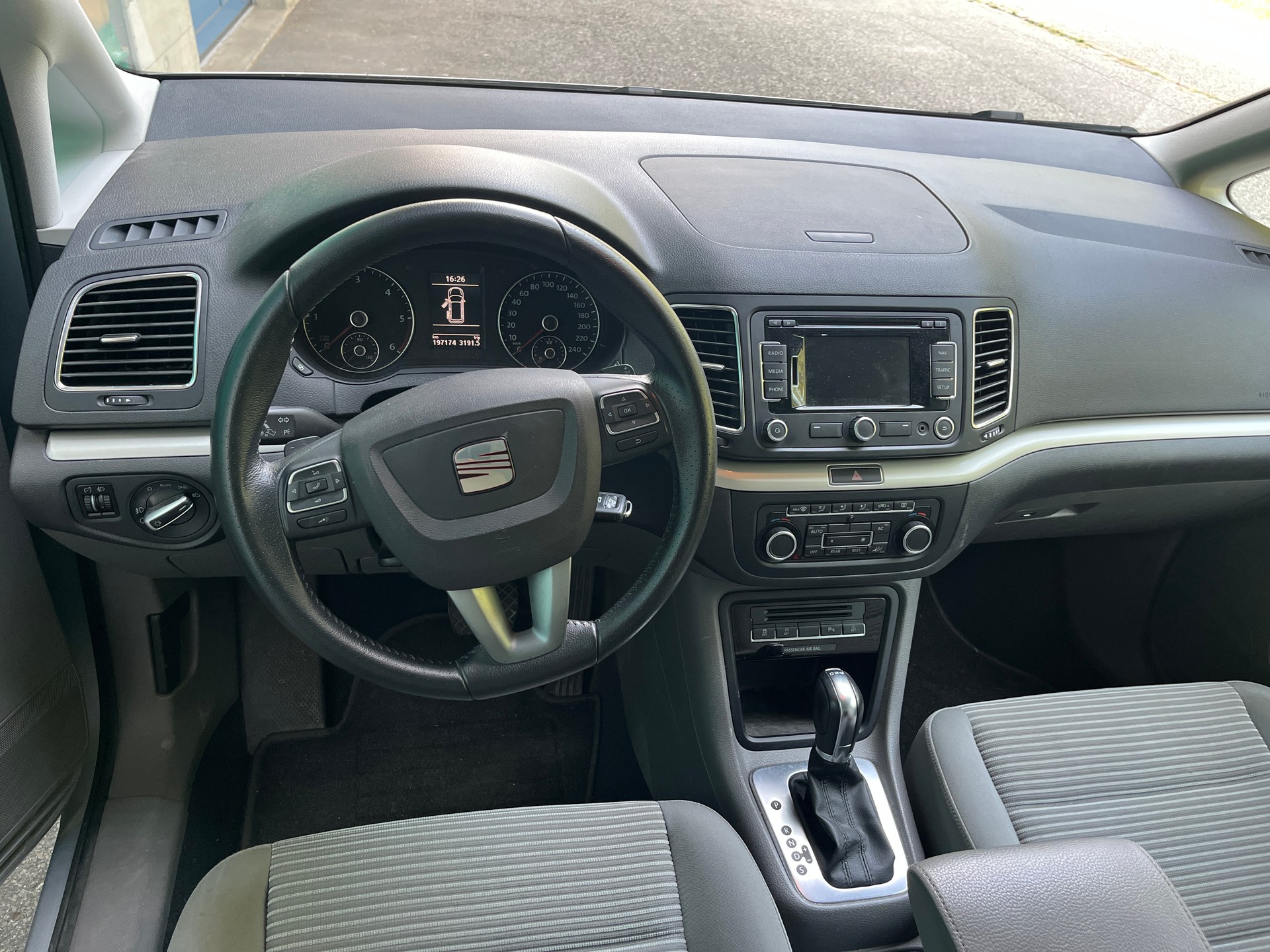 SEAT 2.0 TDI 140 Style DSG S/S-image-4
