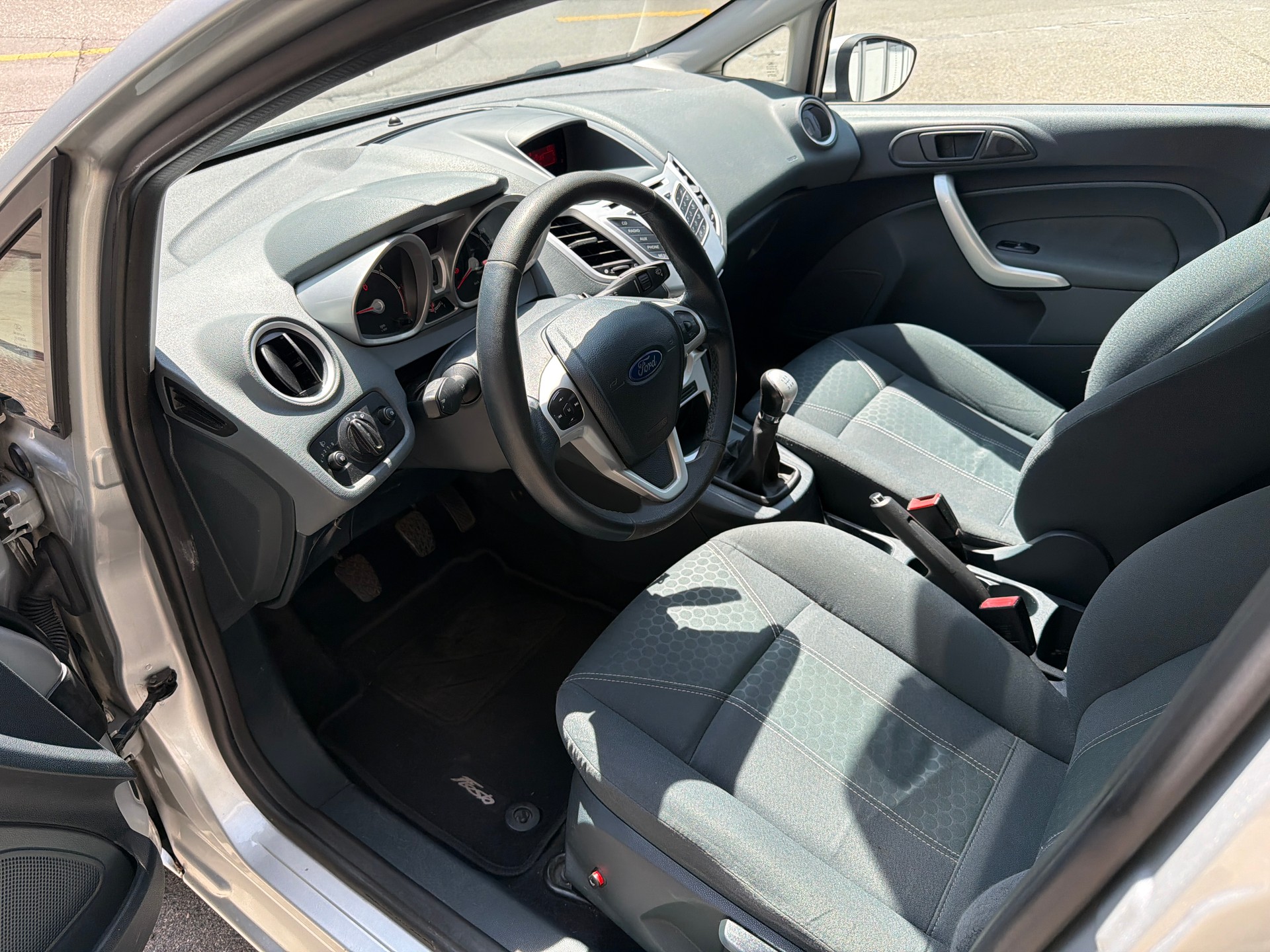 FORD Fiesta 1.6 16V TDCi Trend-image-4