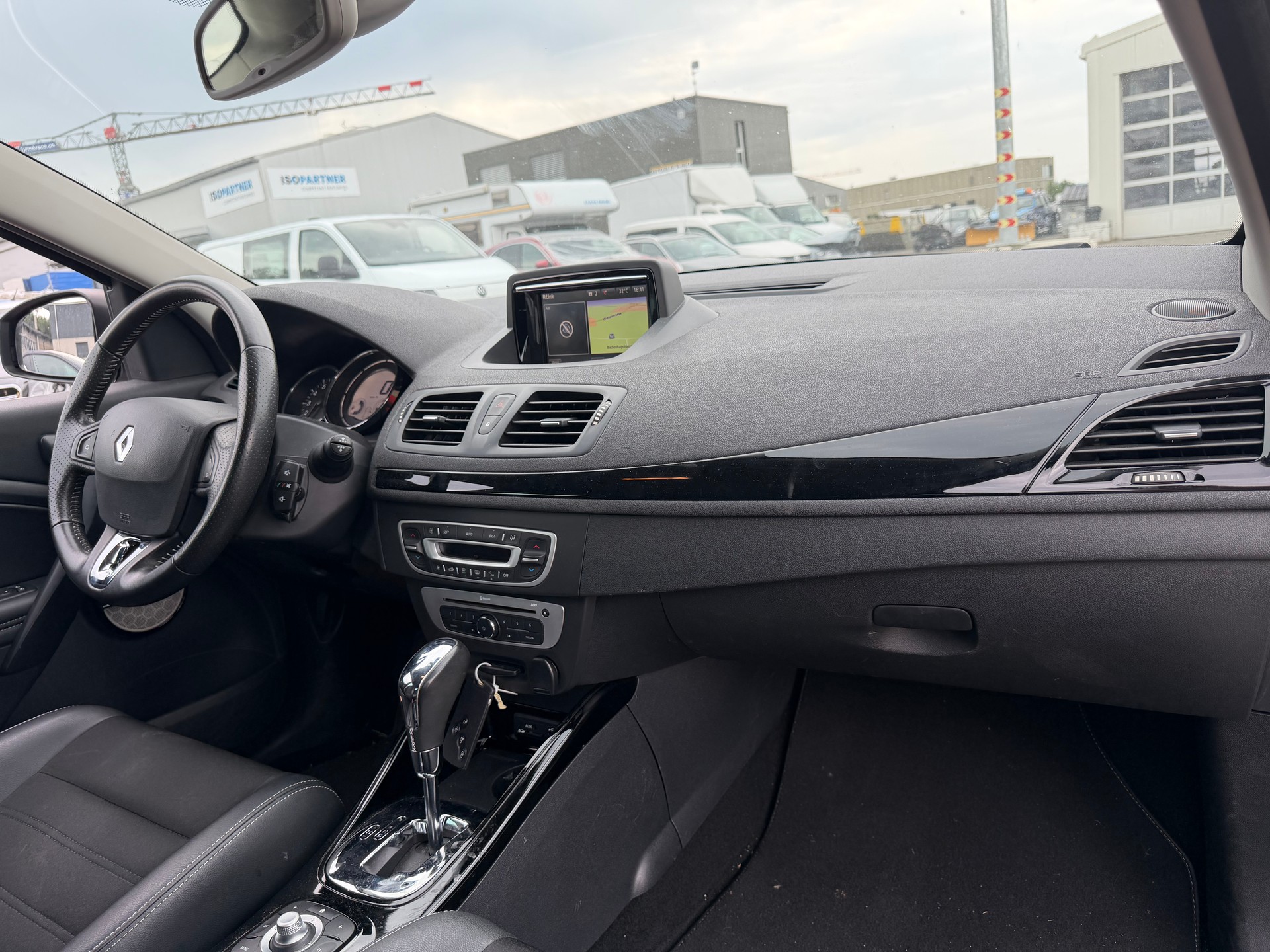 RENAULT Mégane Grandtour 1.2 16V Turbo Bose EDC-image-6