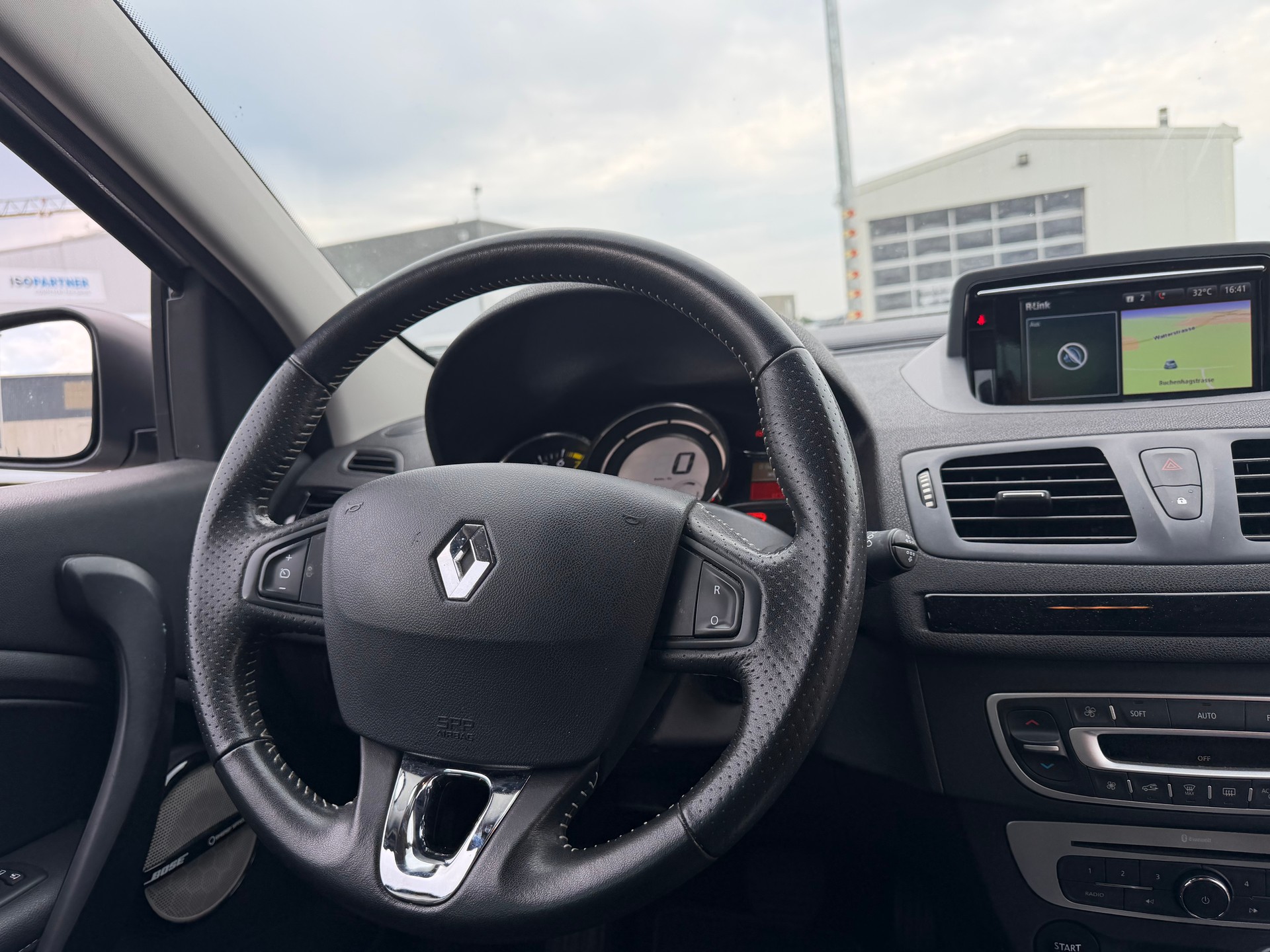 RENAULT Mégane Grandtour 1.2 16V Turbo Bose EDC-image-8