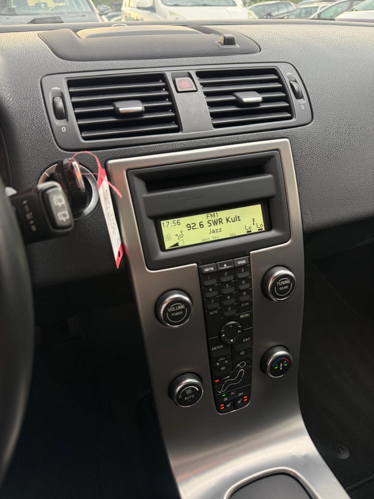 VOLVO V50 2.0D Powershift-image-13