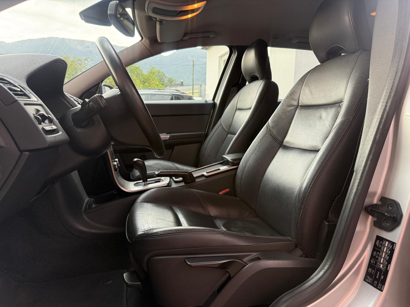 VOLVO V50 2.0D Powershift-image-9