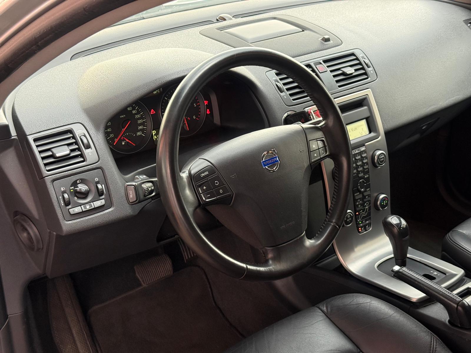 VOLVO V50 2.0D Powershift-image-10
