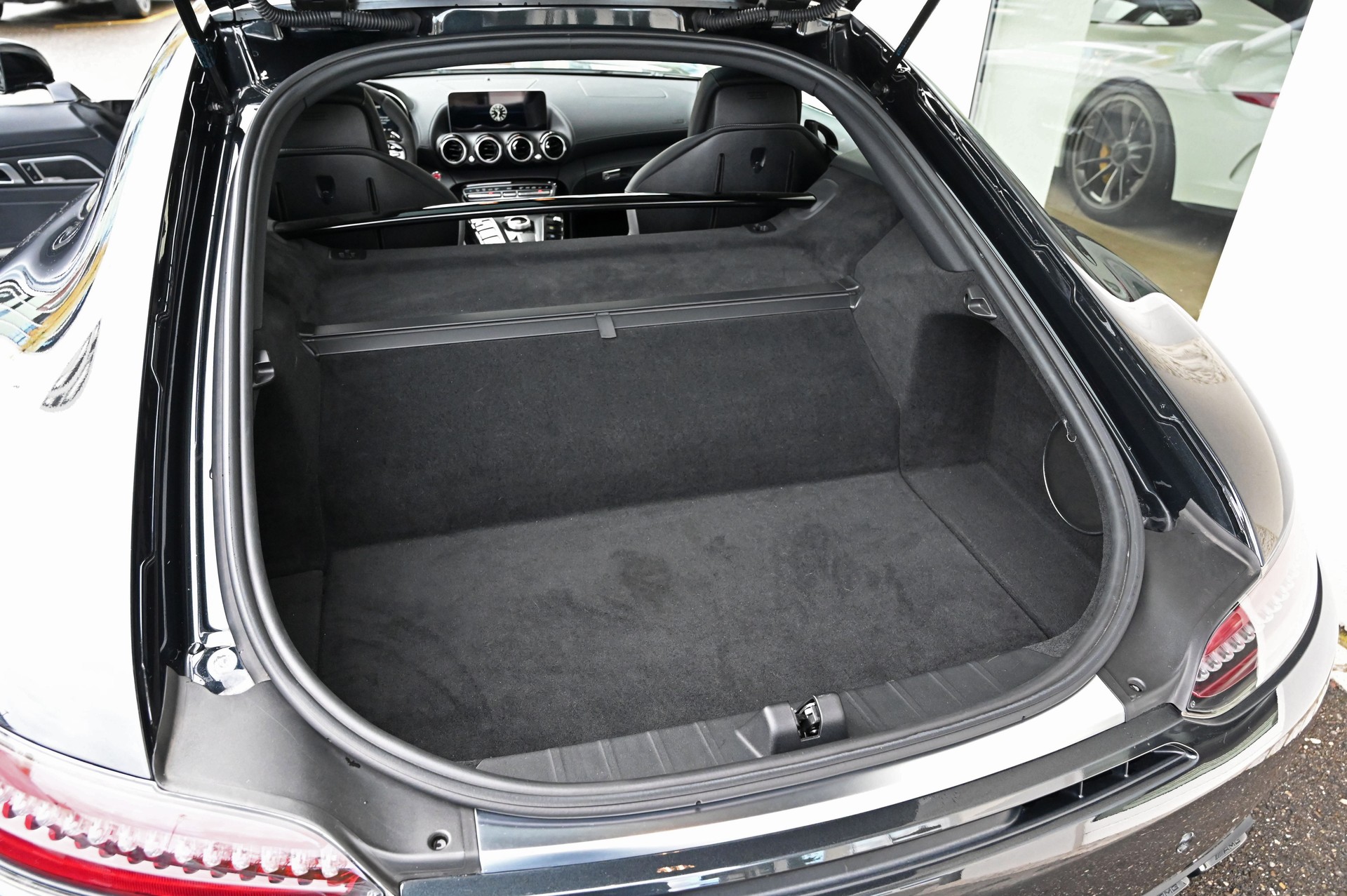 MERCEDES-BENZ AMG GT C Speedshift DCT-image-24