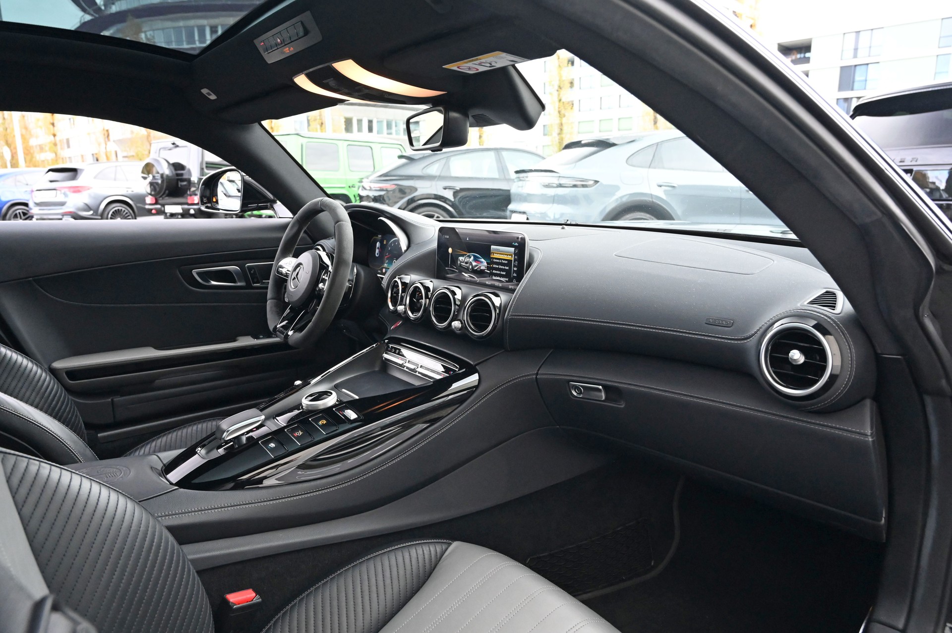 MERCEDES-BENZ AMG GT C Speedshift DCT-image-23