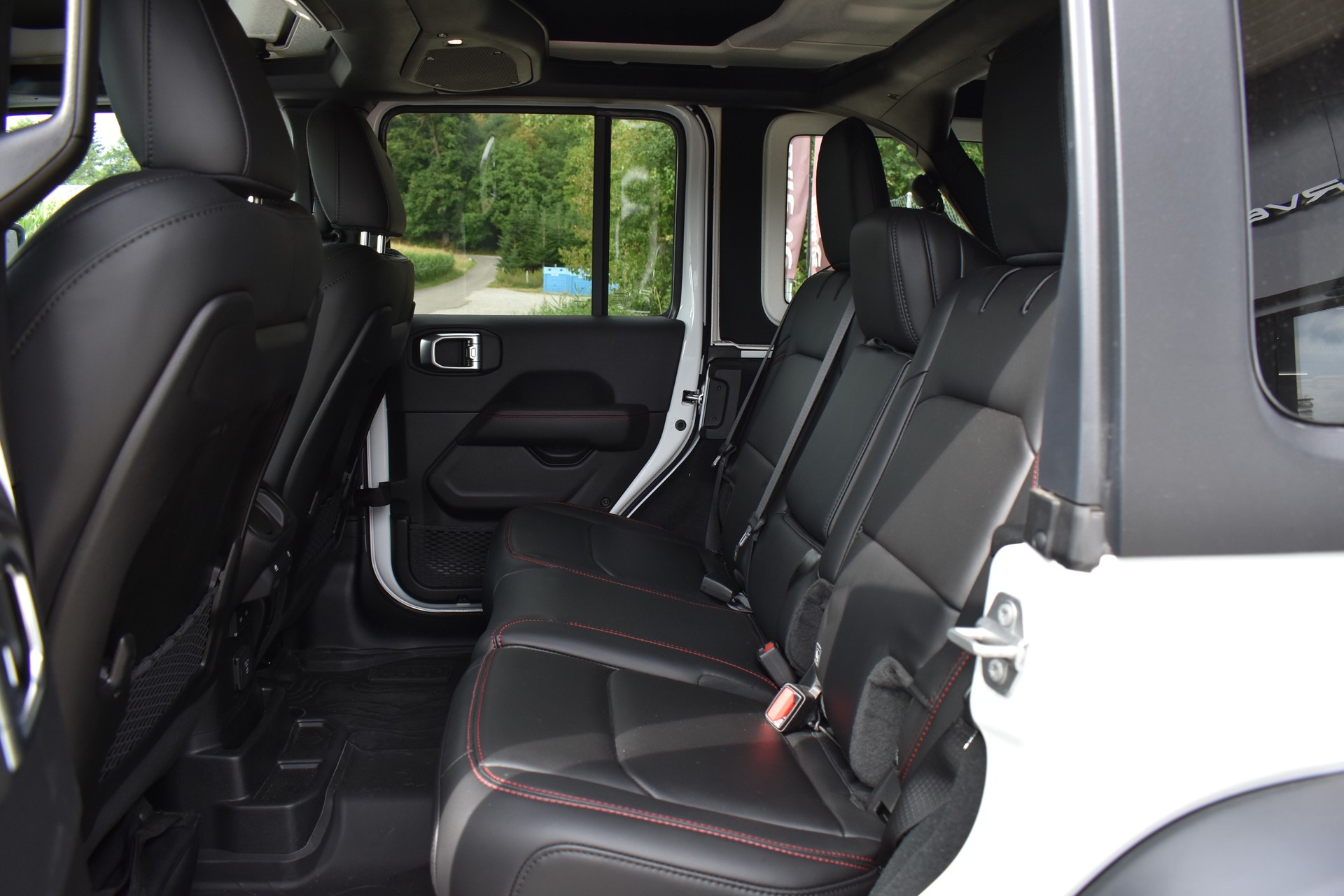 JEEP Wrangler 2.0 Unlimited Rubicon Automatic-image-7