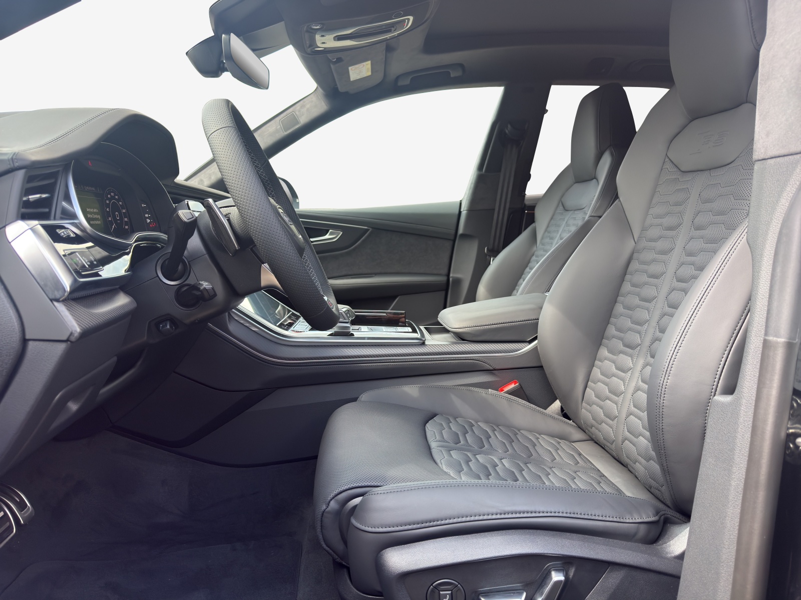 AUDI RSQ8 performance quattro-image-7