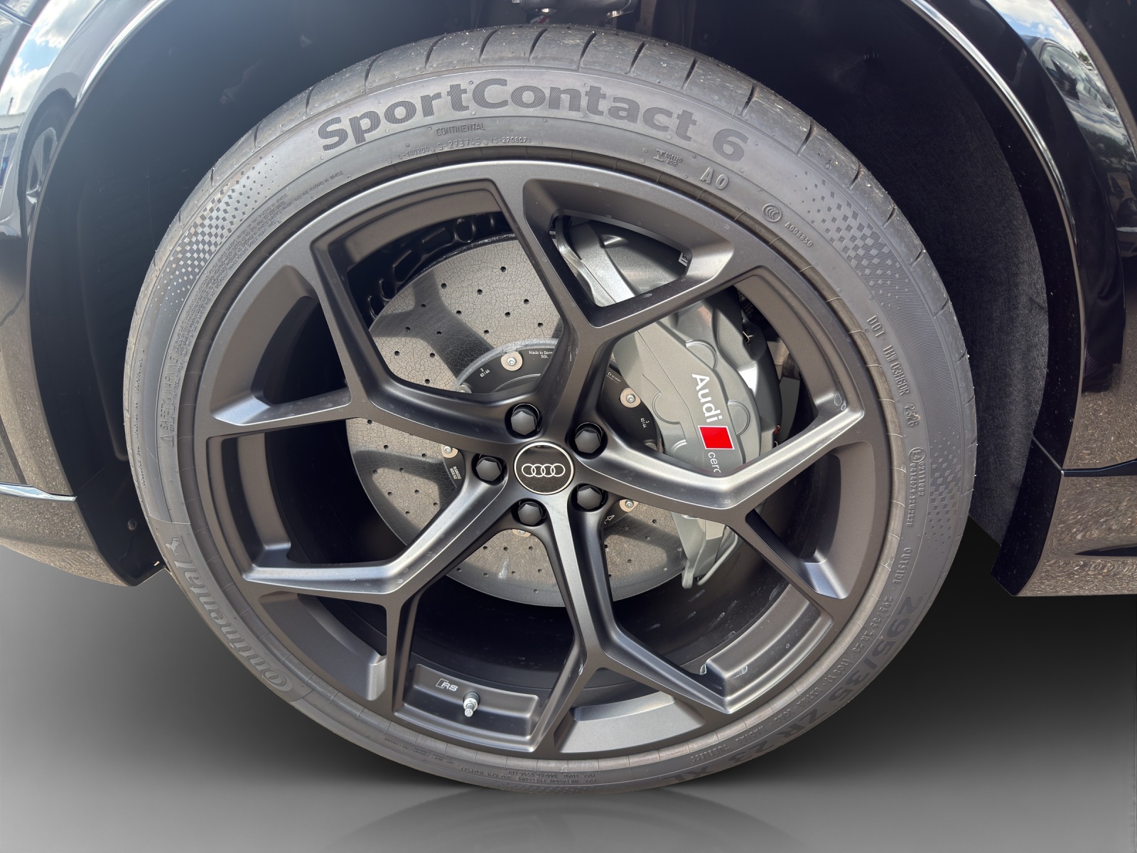 AUDI RSQ8 performance quattro-image-13
