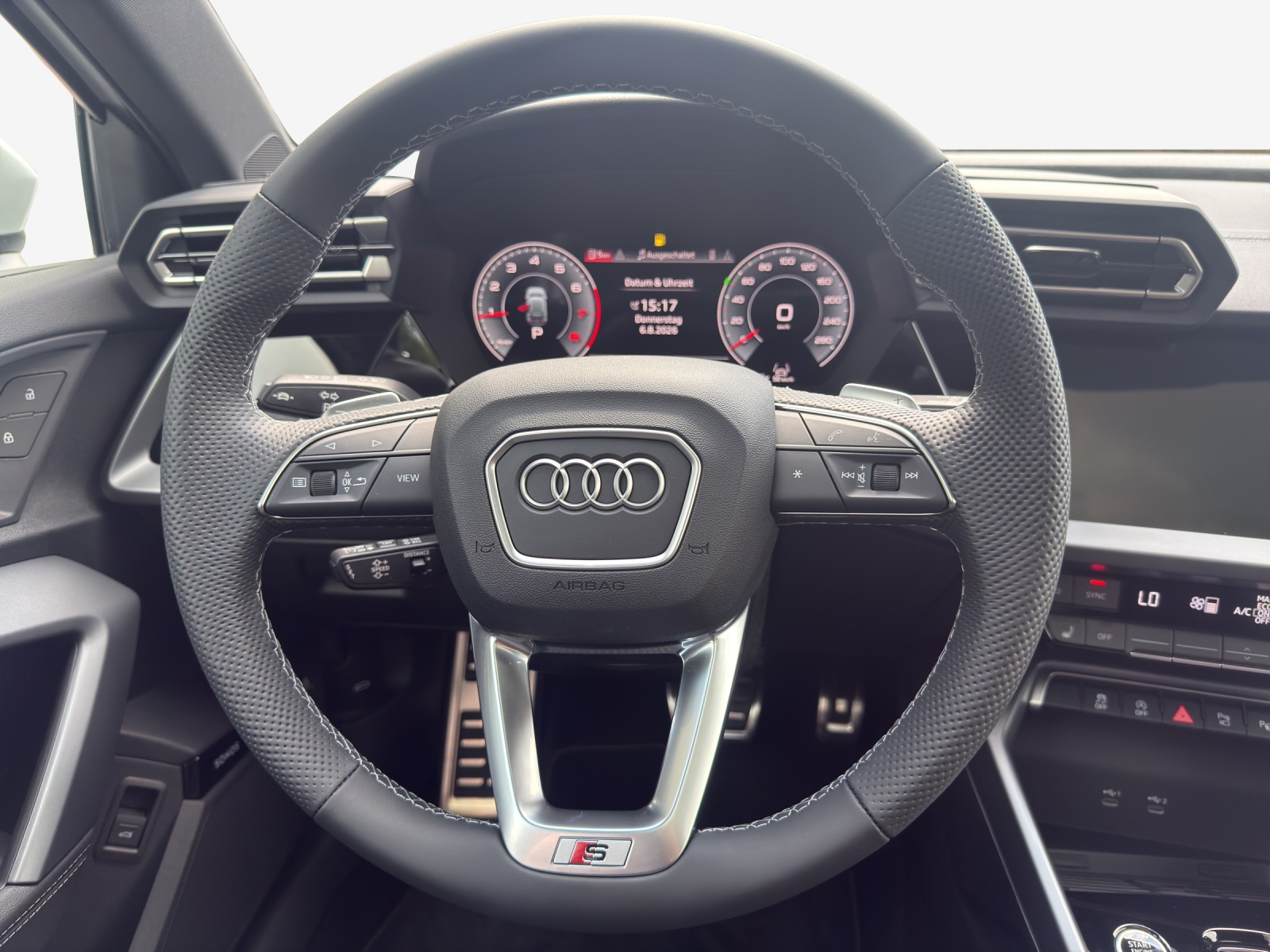 AUDI A3 Sportback TFSI 150 kW quattro S line S tronic-image-9