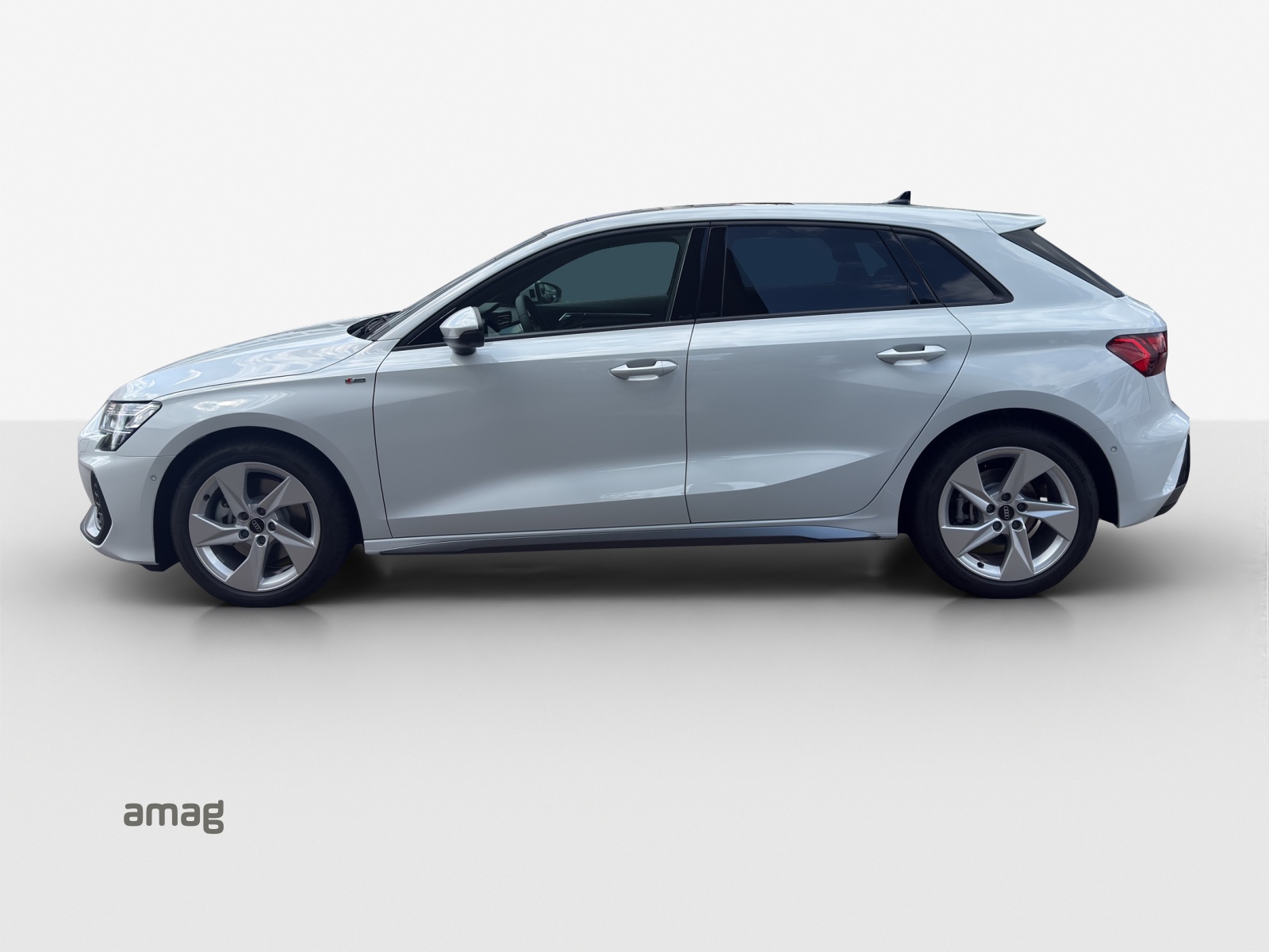 AUDI A3 Sportback TFSI 150 kW quattro S line S tronic-showroom-element-1