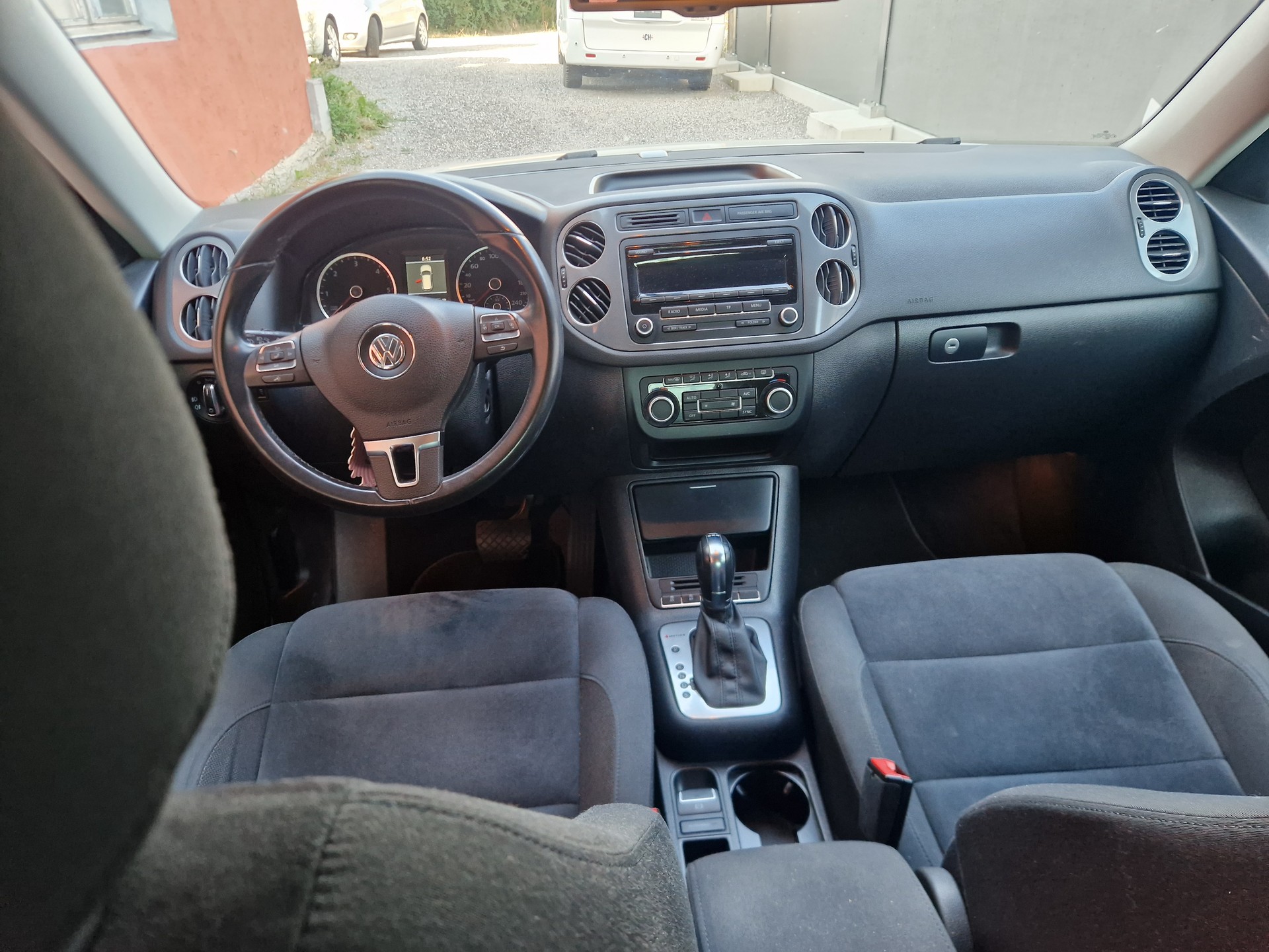 VW Tiguan 2.0 TDI BlueMotion Sport&Style 4Motion-image-7